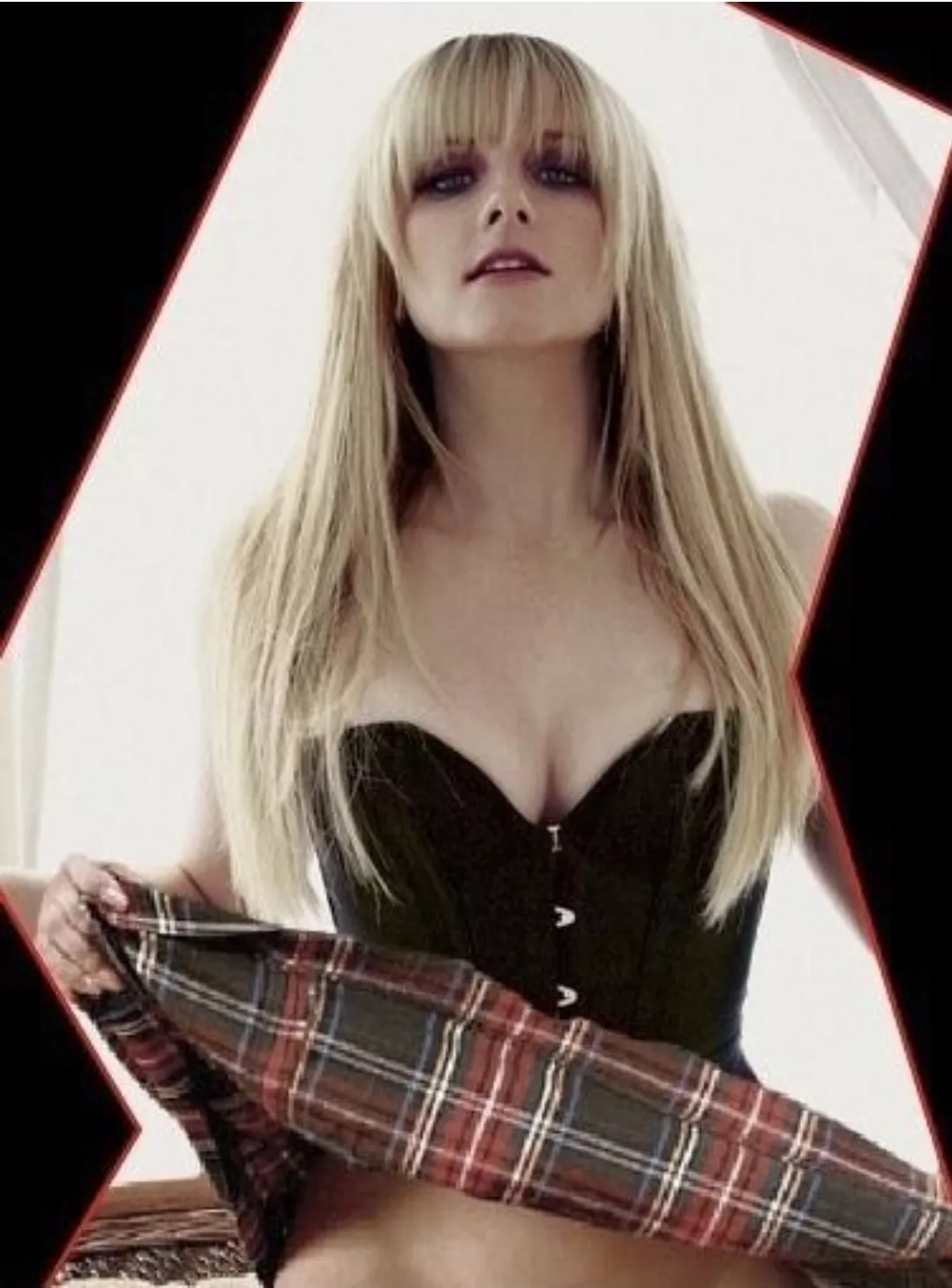 Melissa Rauch Maxim photoshoot