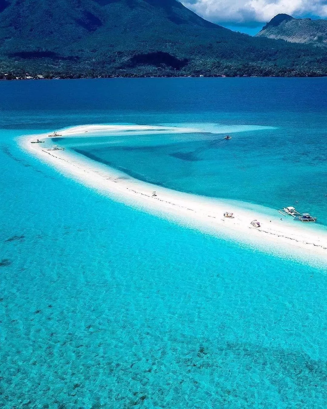 Mesmerizing view in white island in Camiguim,Pilippines ðŸŒŠðŸŒŠ