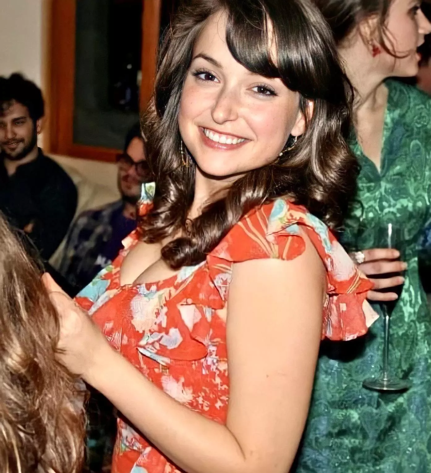 Milana Vayntrub