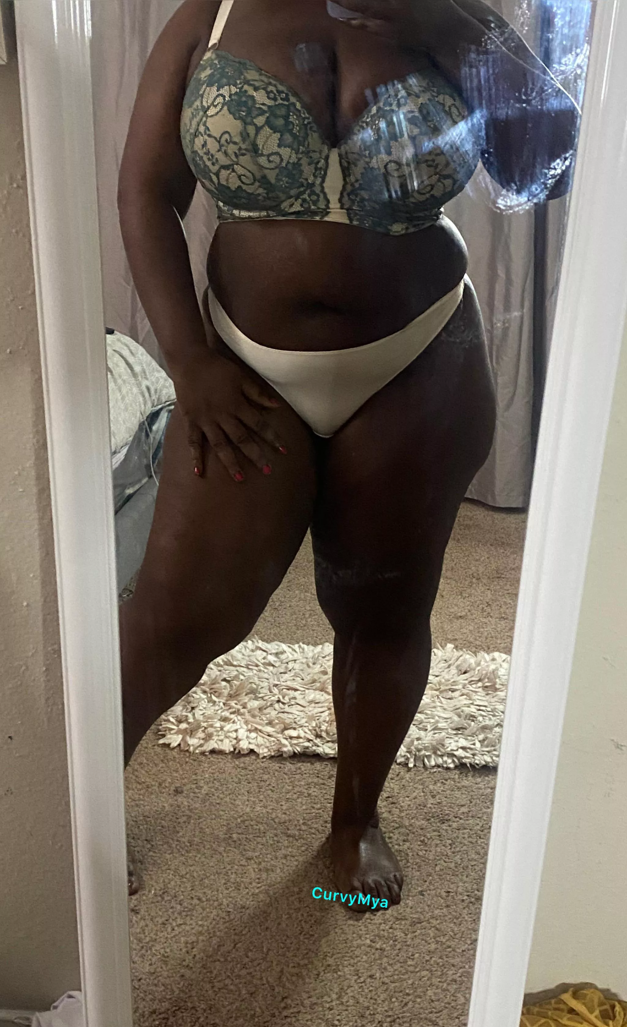 MILF Monday! Sexy chocolate MILF HERE for you baby