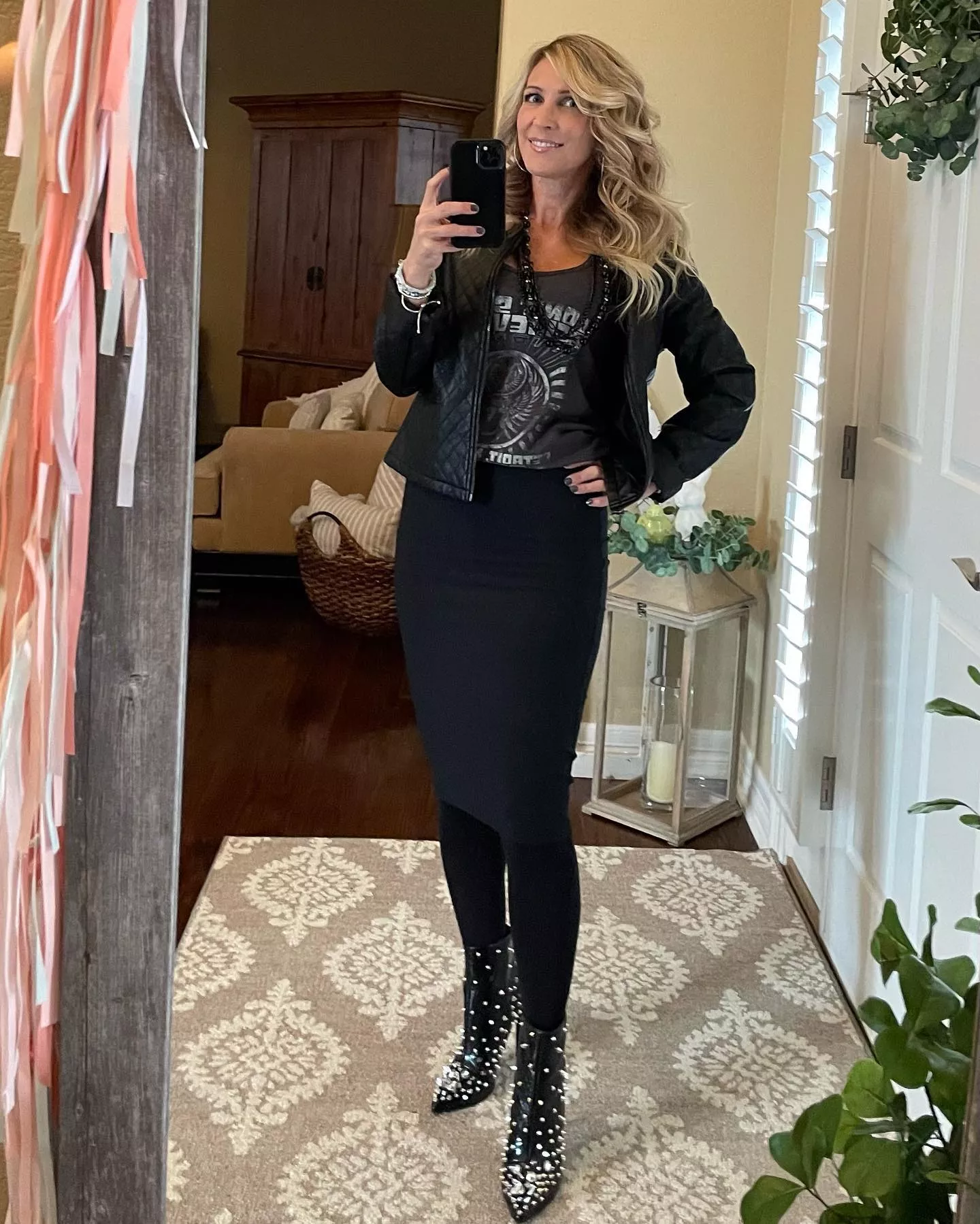 MILFY Black on Black Look