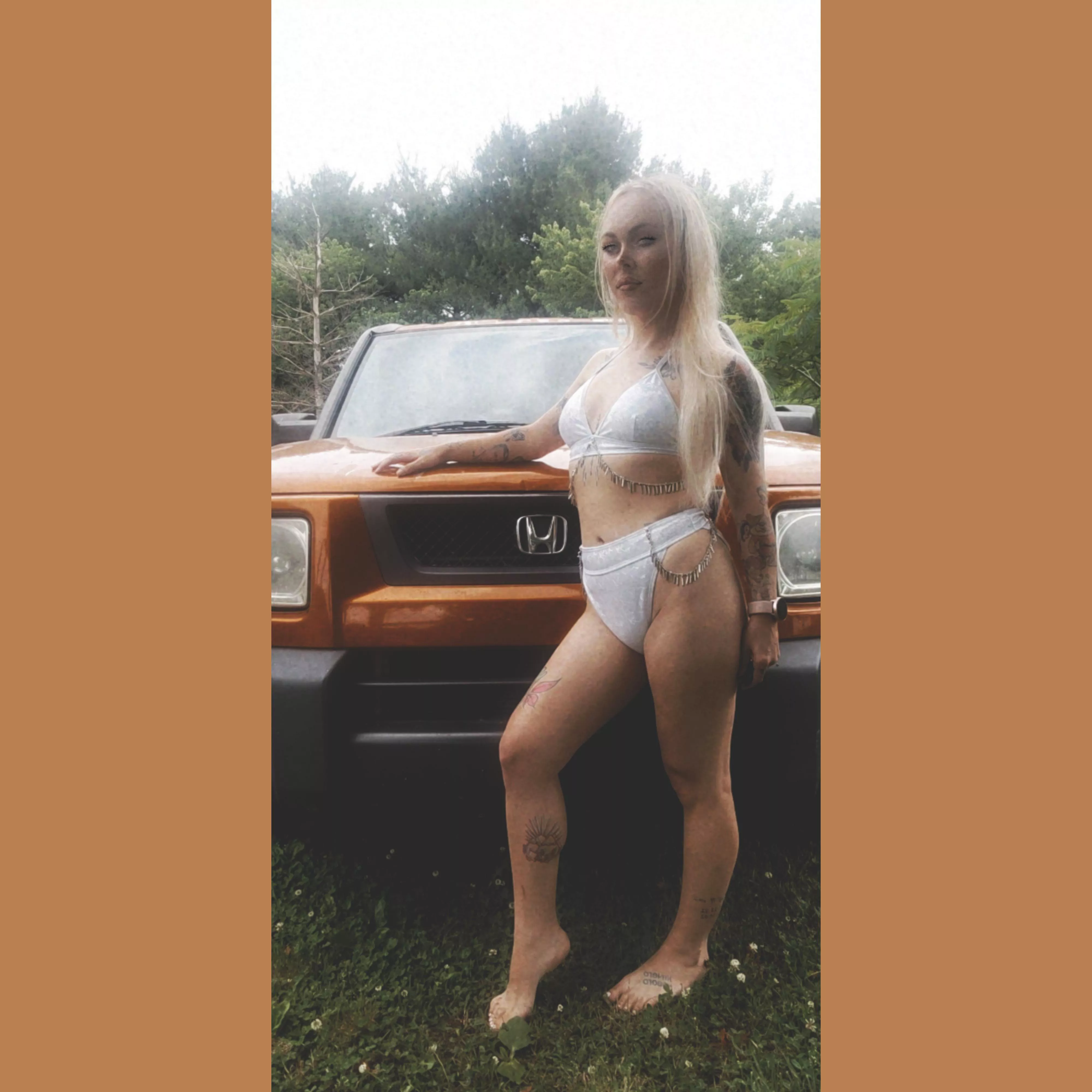 modeling my Honda (@rita.with.an.e) [Instagram]