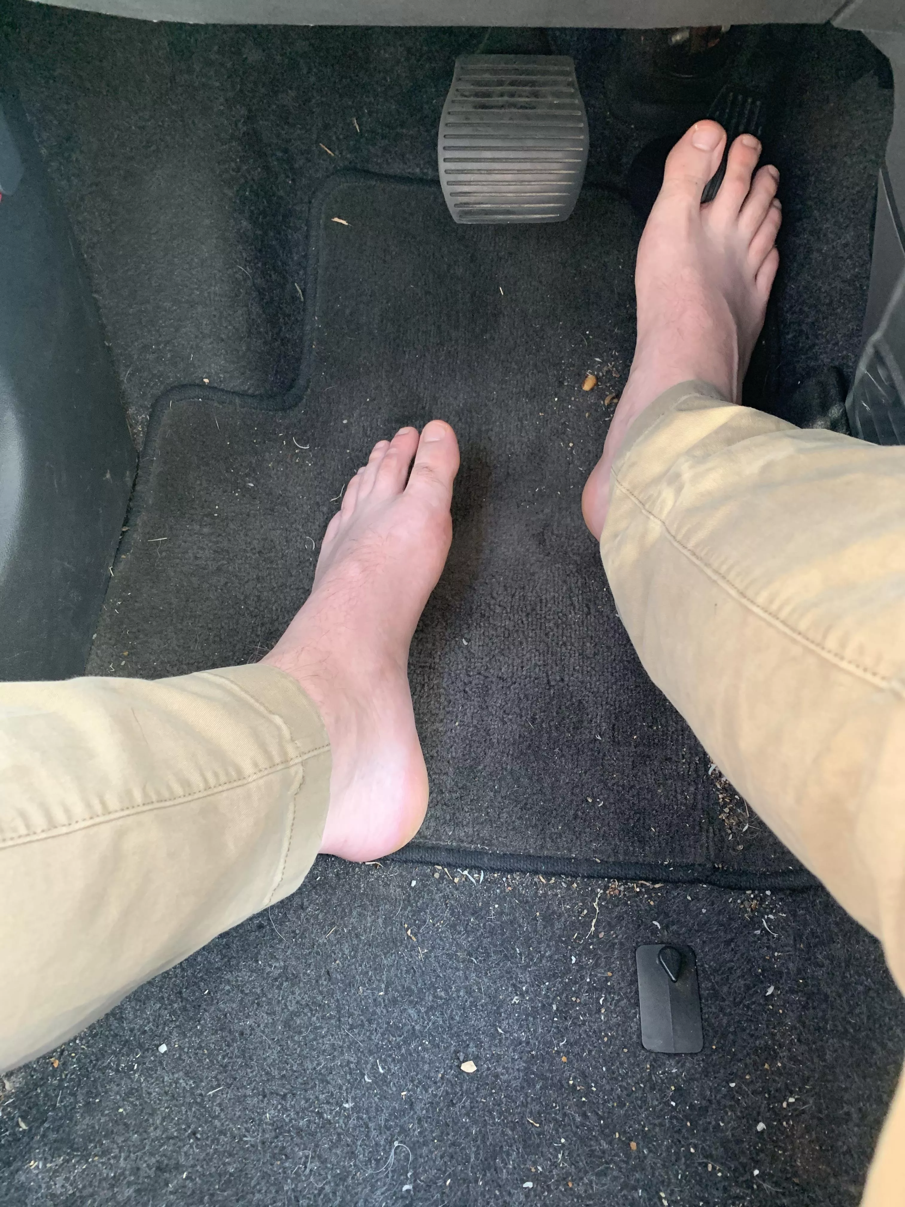 More barefoot driving fun. My feet are so pale 😂