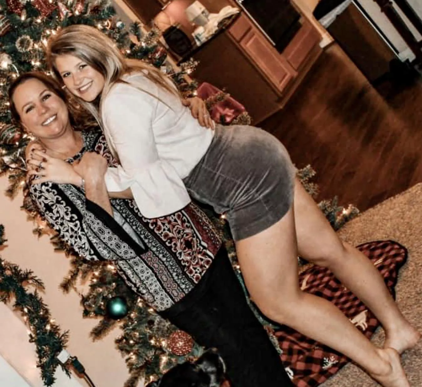 Mother or daughter (DM more)