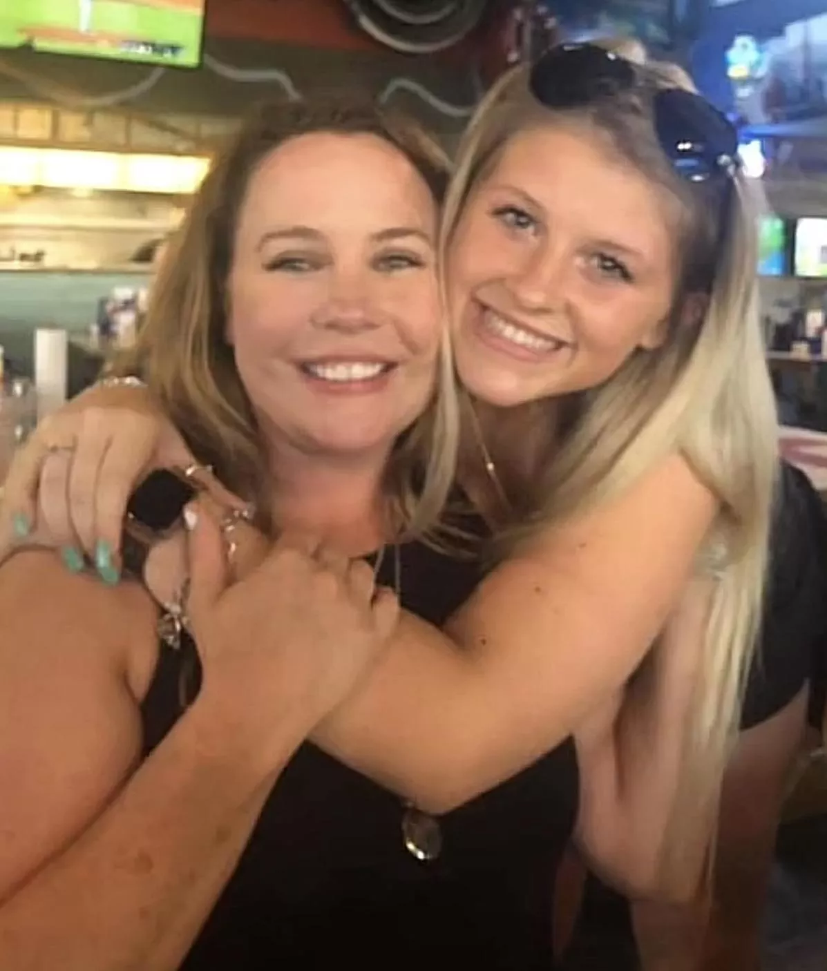 Mother or daughter?