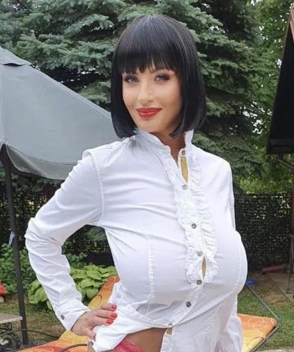 Mrs. Mia Wallace (costume)