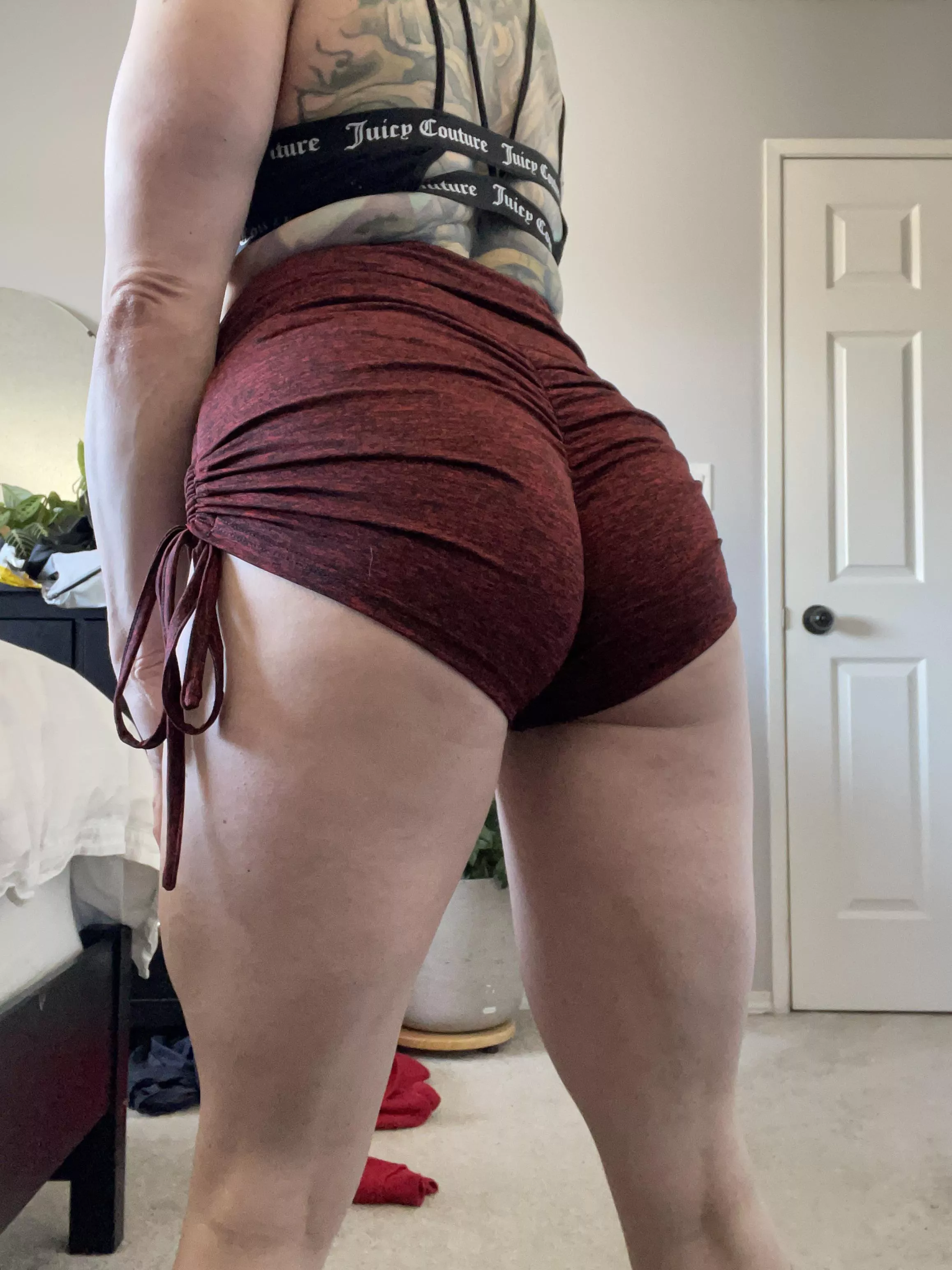 My ass ate these shorts for breakfast (f)