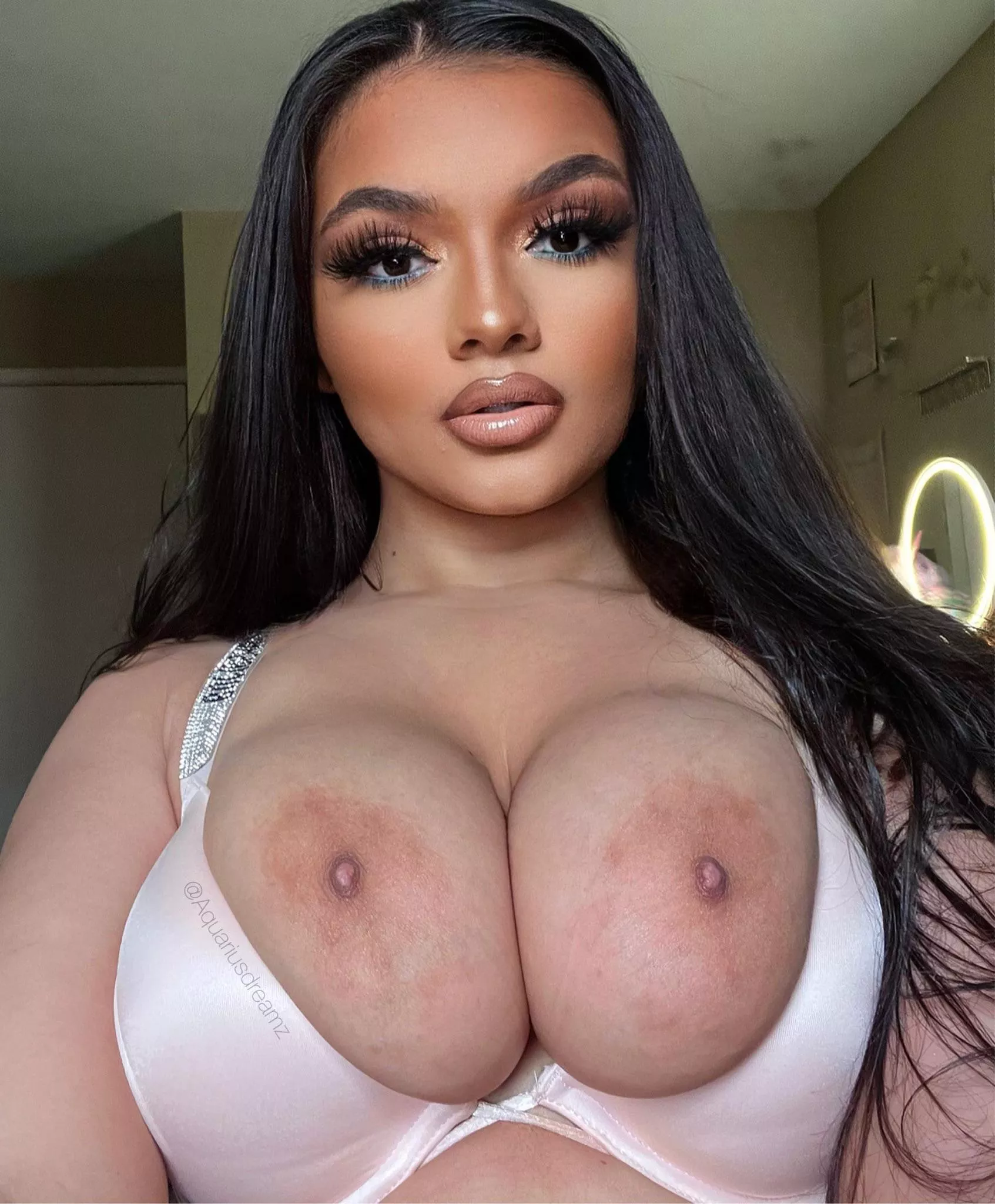 My big titties need to be sucked 💦