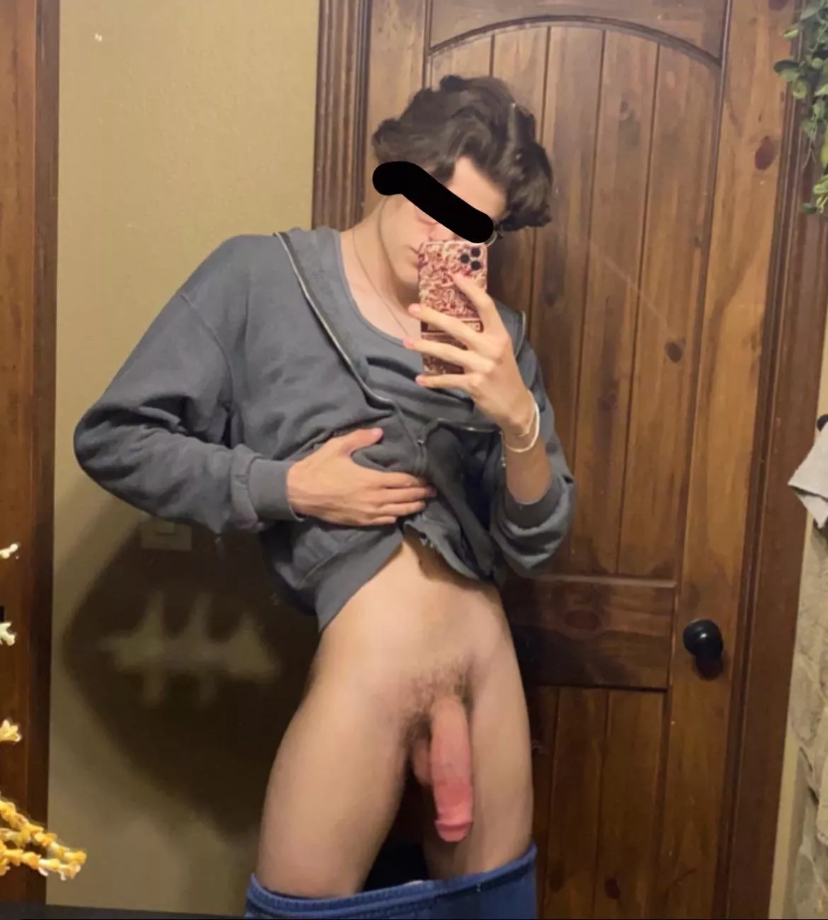 My big twink cock isn’t gonna suck itself🤷‍♂️