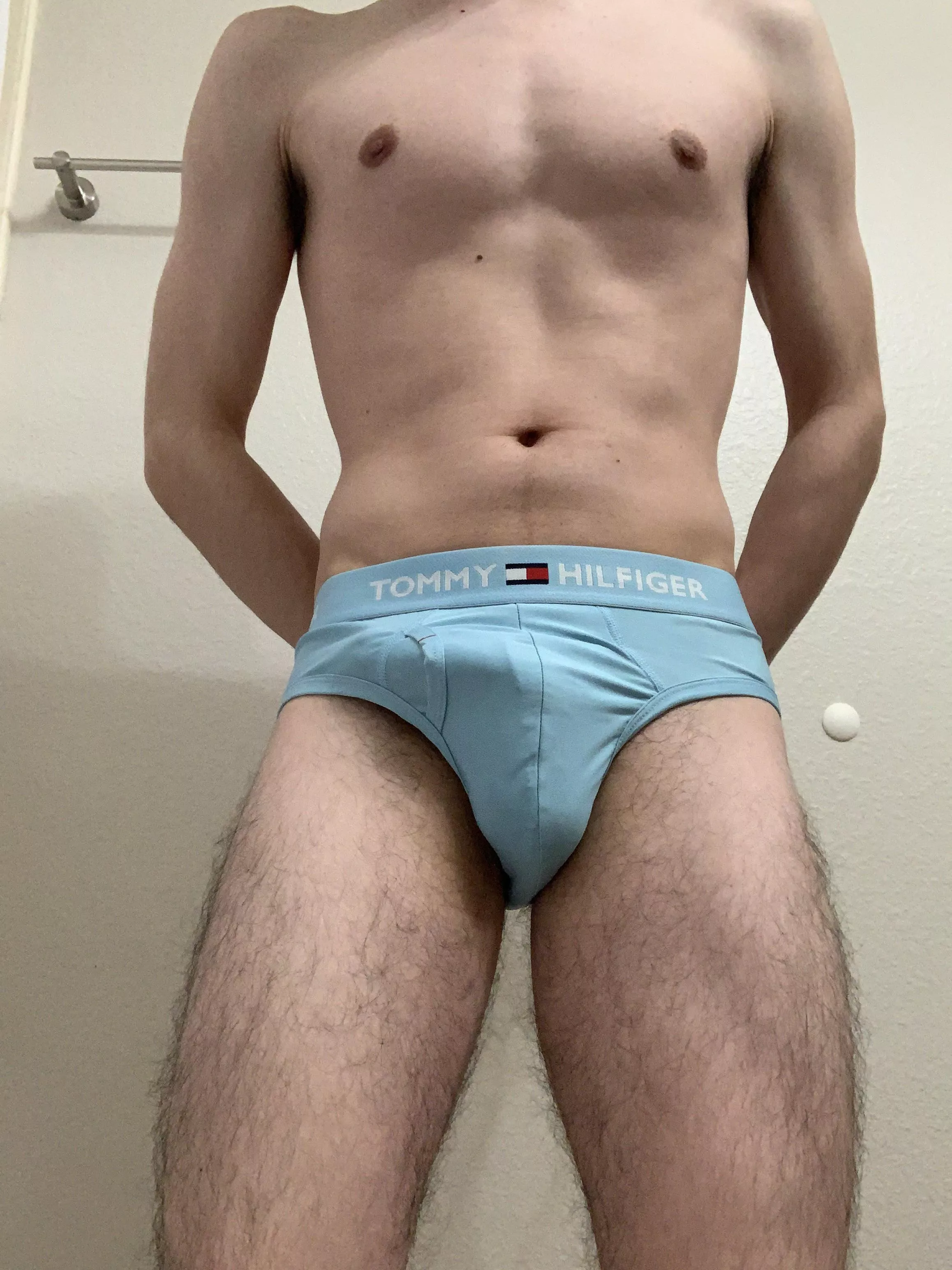 My boyfriend wants some other guys’ opinions on my bulge. Thoughts?