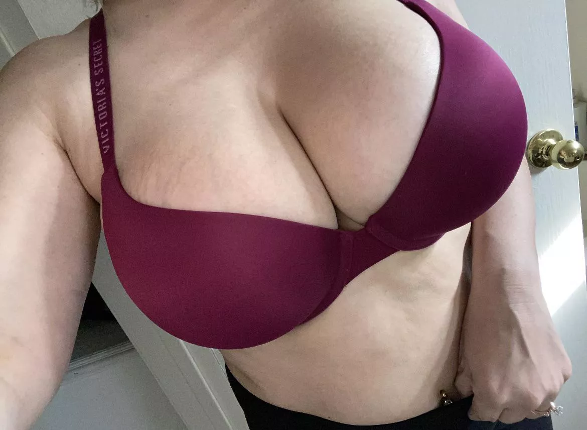 My favorite bra, do you like it ?