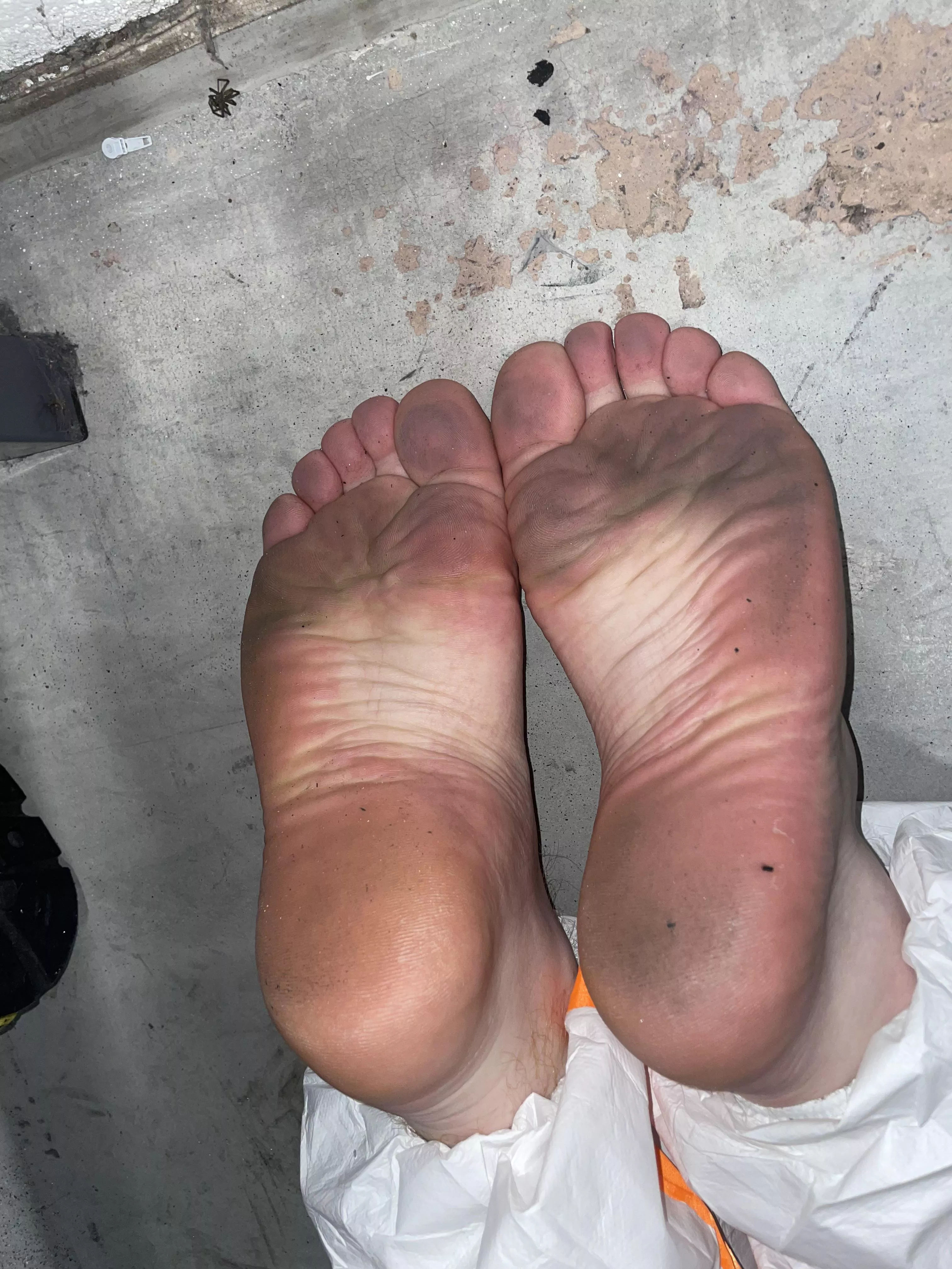 My feet got all dirty. Any idea how to get them clean?