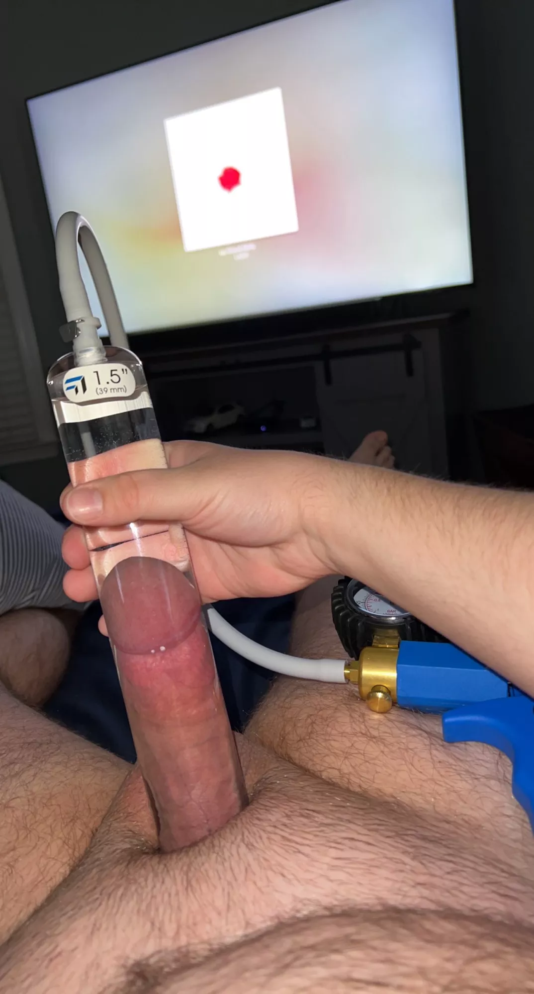 My first ever pump… You can imagine the surprise on my face when i found out that I was already easily filling it up. Guess I already need to size up