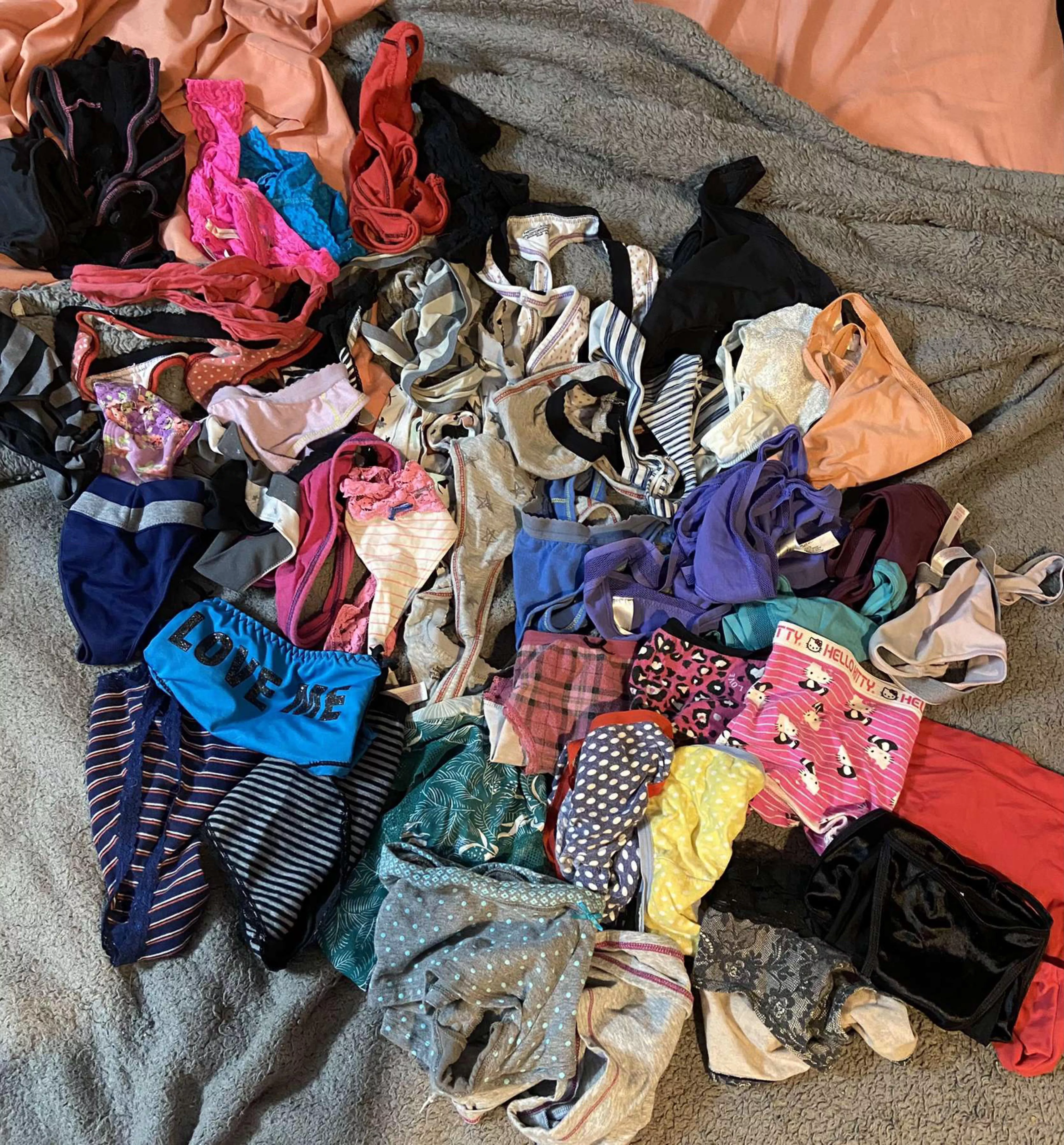 My fwb said sheâ€™s getting rid of all these and asked if I want them. Iâ€™m meeting up with her Monday to get them.