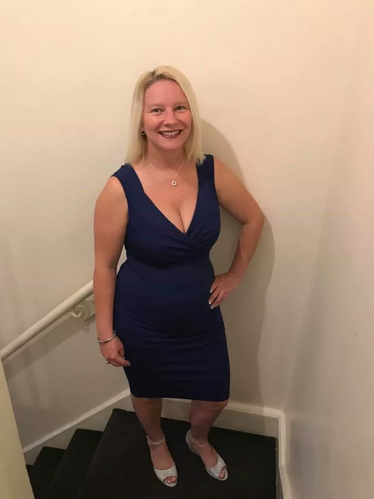 My mom Angela (43) if you caption or cock pic her I’ll send you her instagram and number