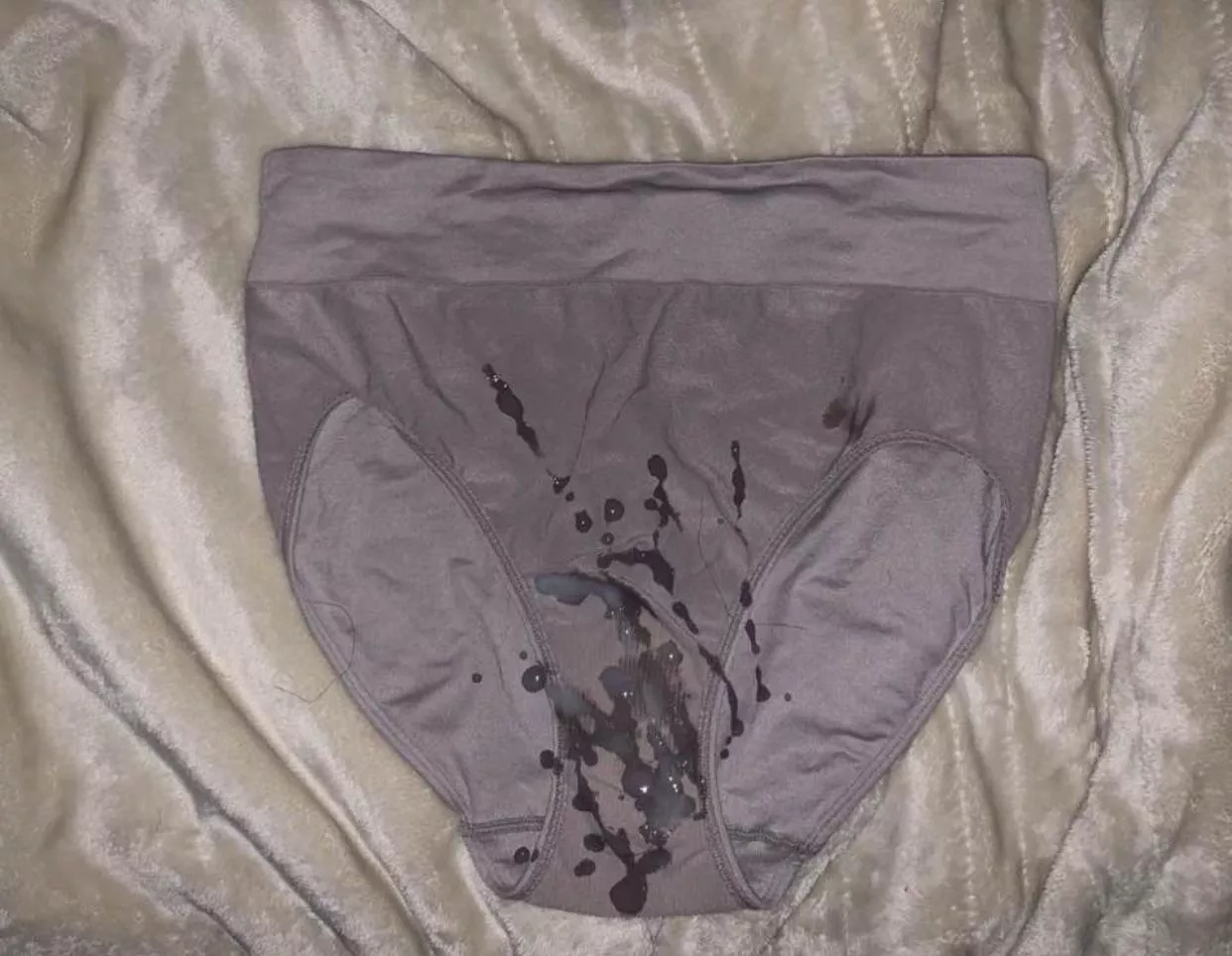 My moms new panties got a nice gift