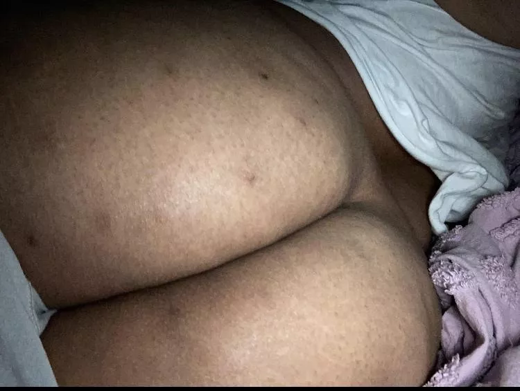 my nice black ass! dm me for cheap pics!