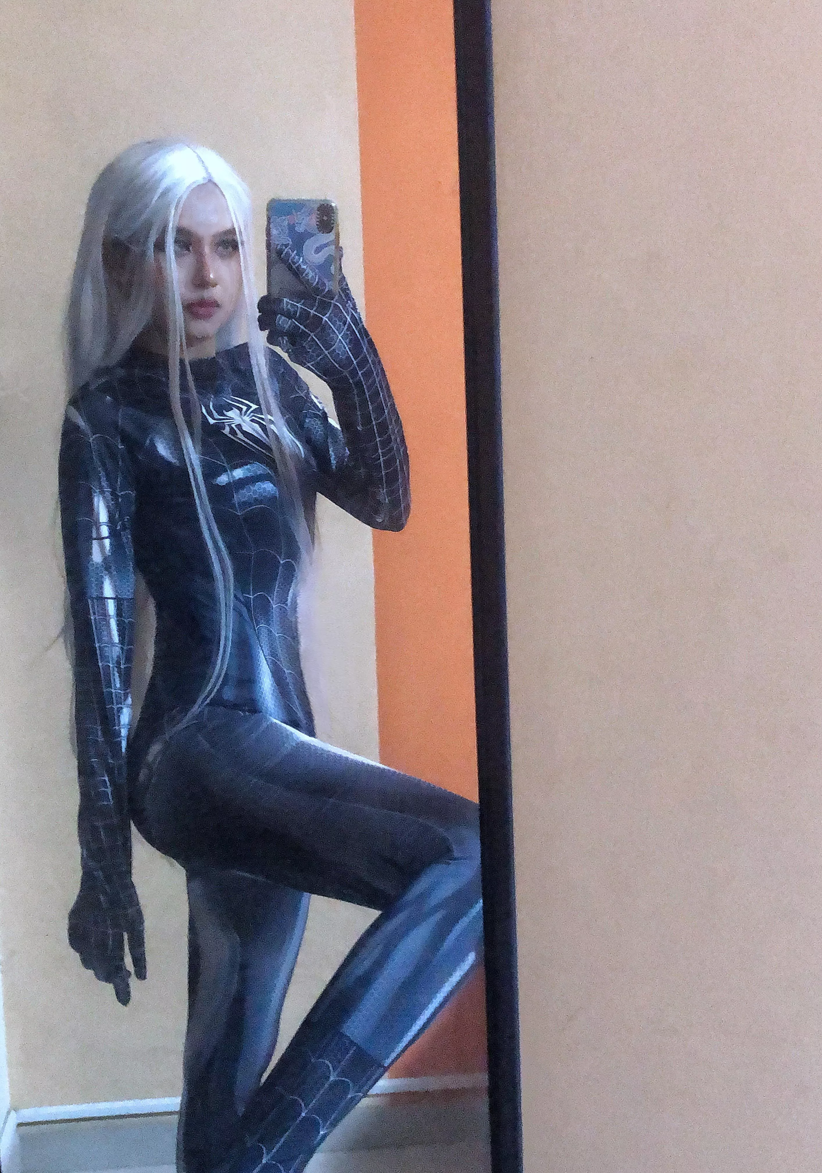 My symbiote black cat costest last night \(//∇//)\