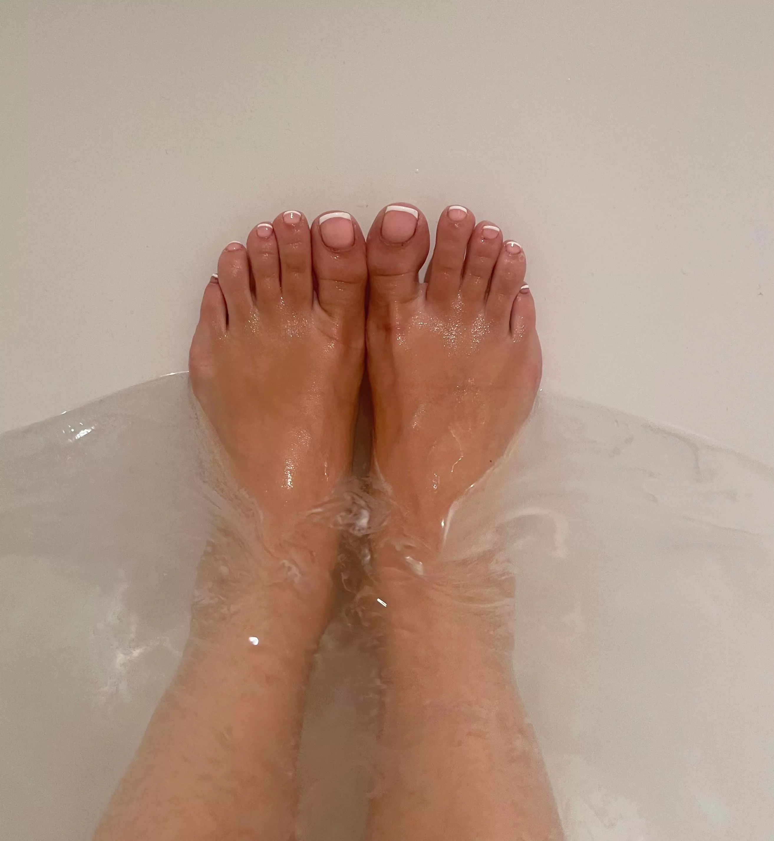 My tired feet need well deserved bath. Wanna join?