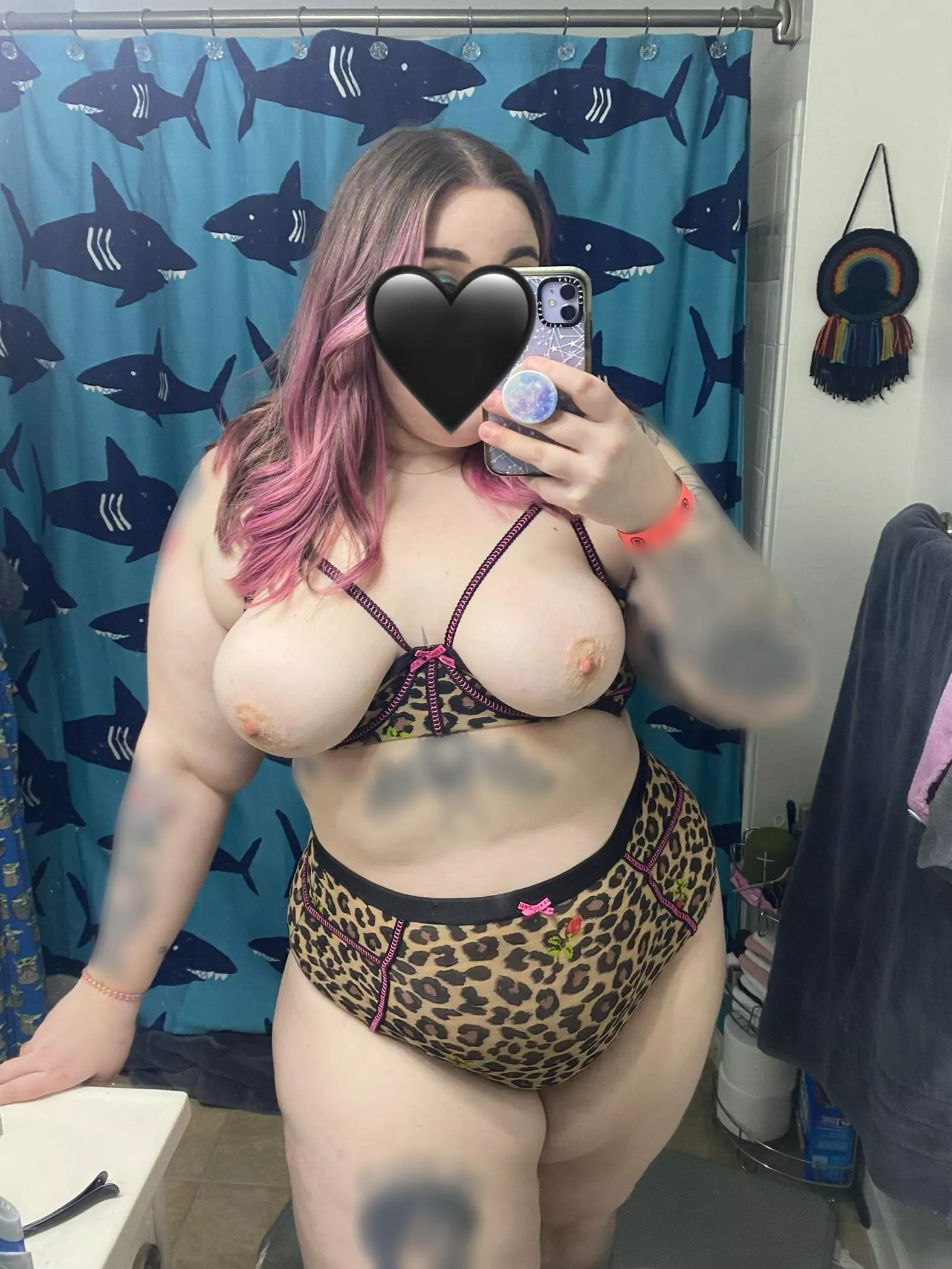 my tits look great in this bra, don’t you think? 💖