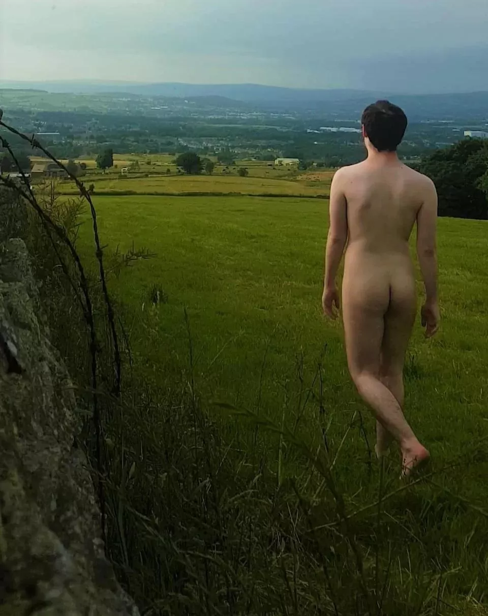 Naked walks in Summer evenings 😍