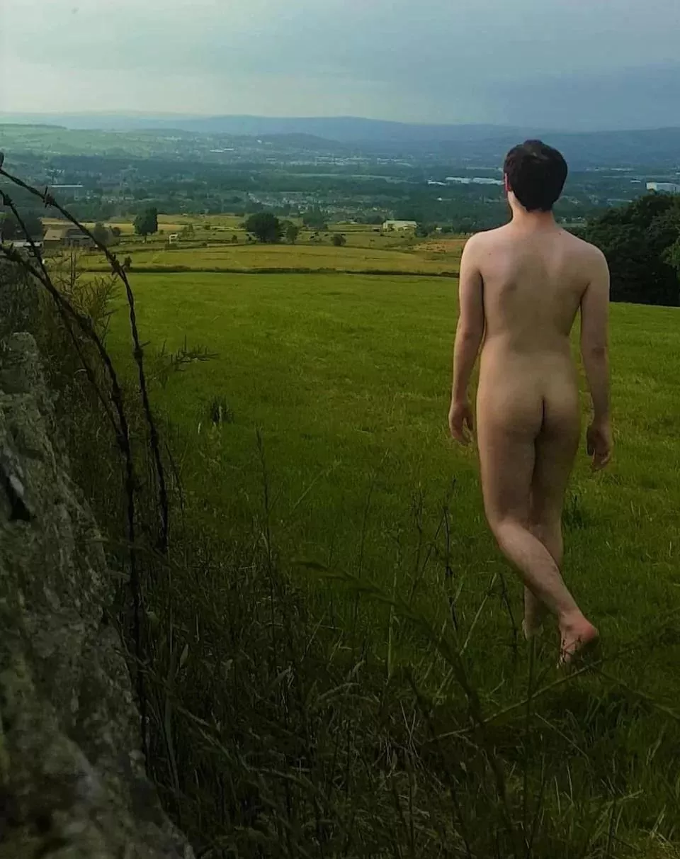 Naked walks in Summer evenings 😍