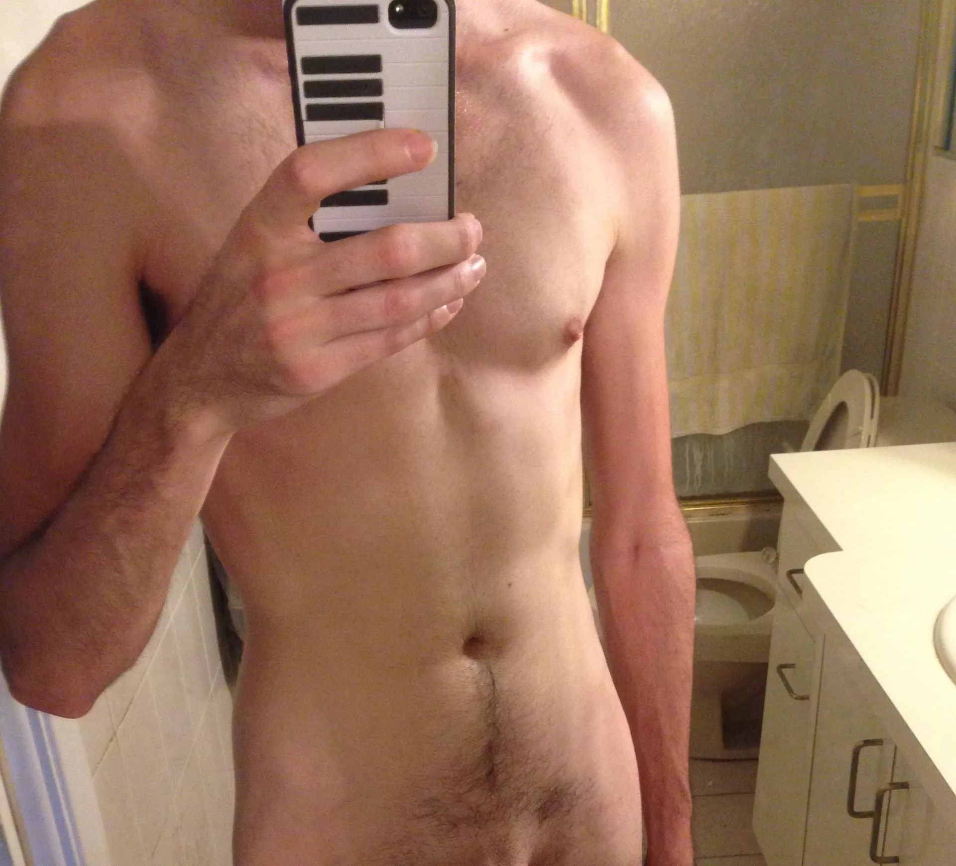 Need a similar straightish bi bro to compare dicks and share pics/vids of chicks with lol