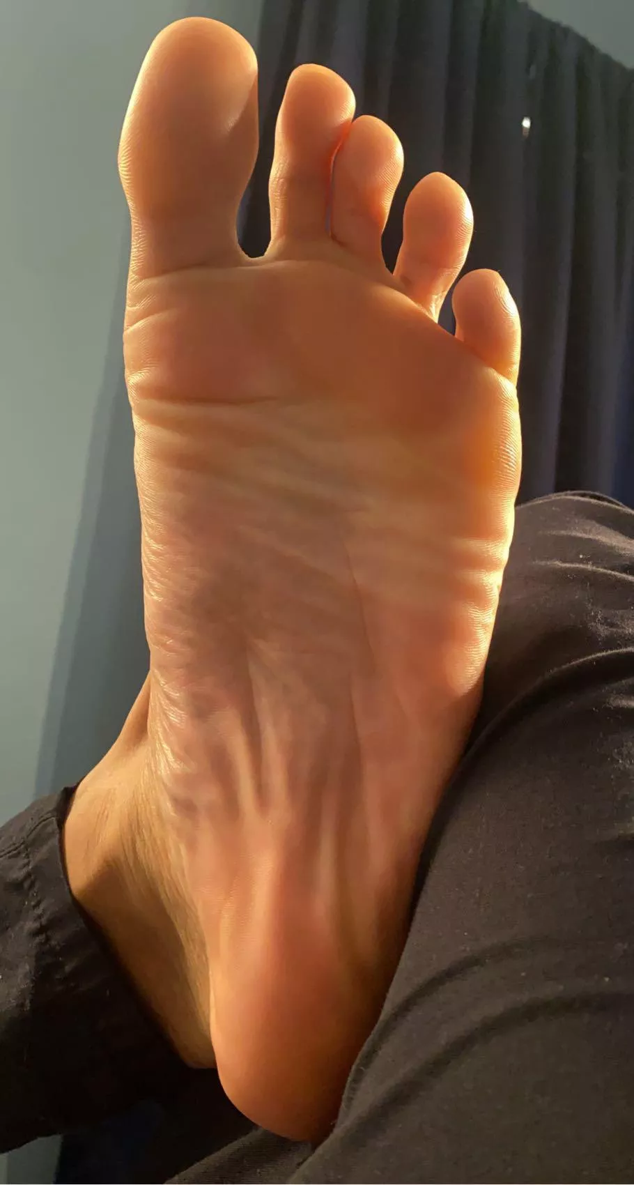 Need some help oiling my soles… Any volunteers?