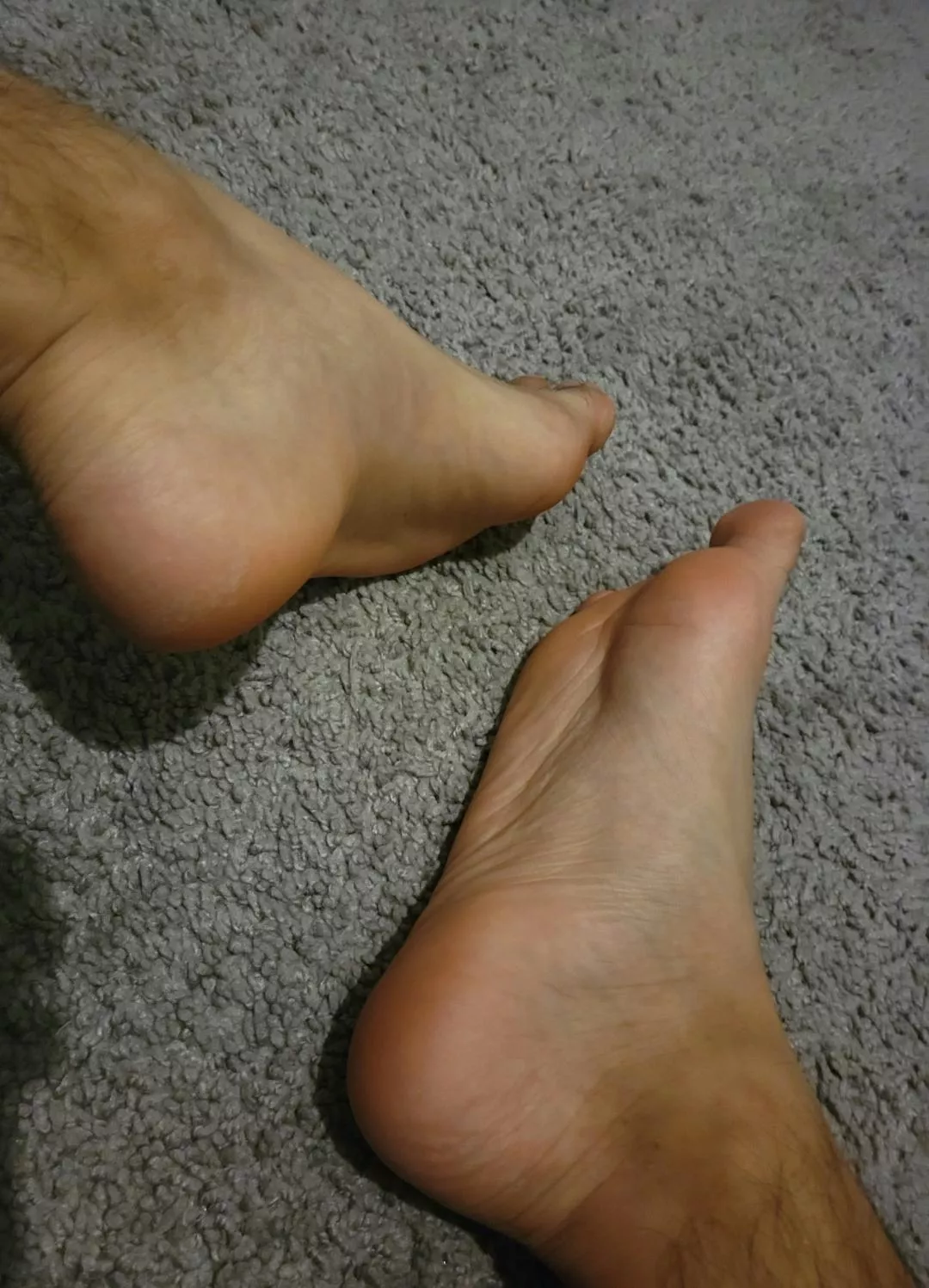 need someone to worship my feet