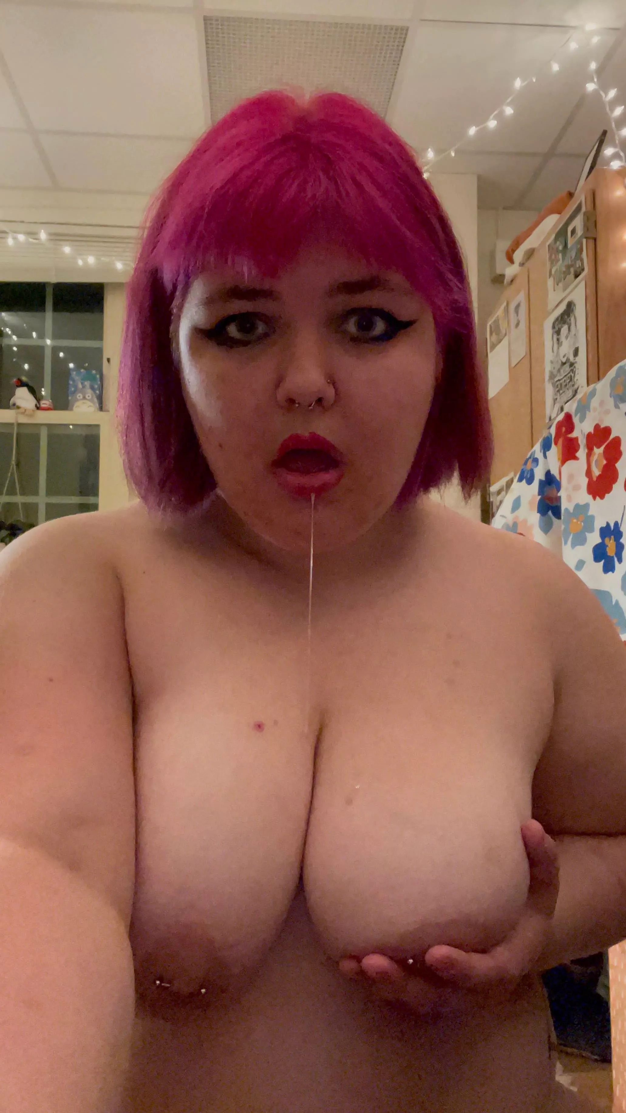 neon hair and drool on my tits <3