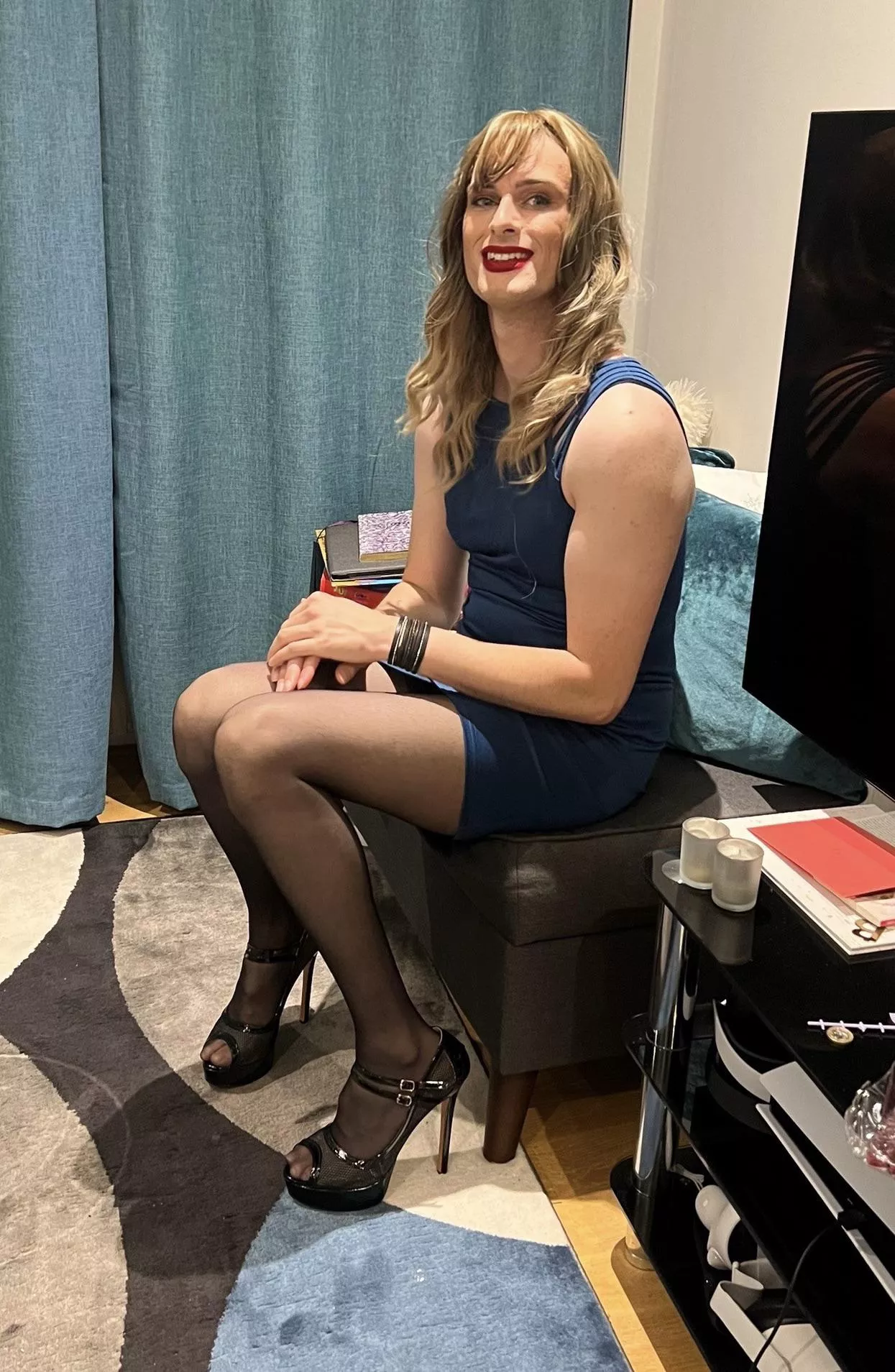 New heels 👠 I feel like I’m getting better at makeup 💄