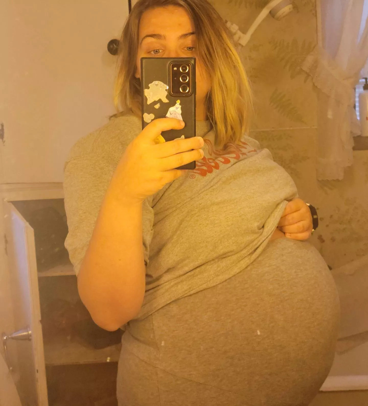 new sexy pregnancy content huge almost due belly!! dm me $$