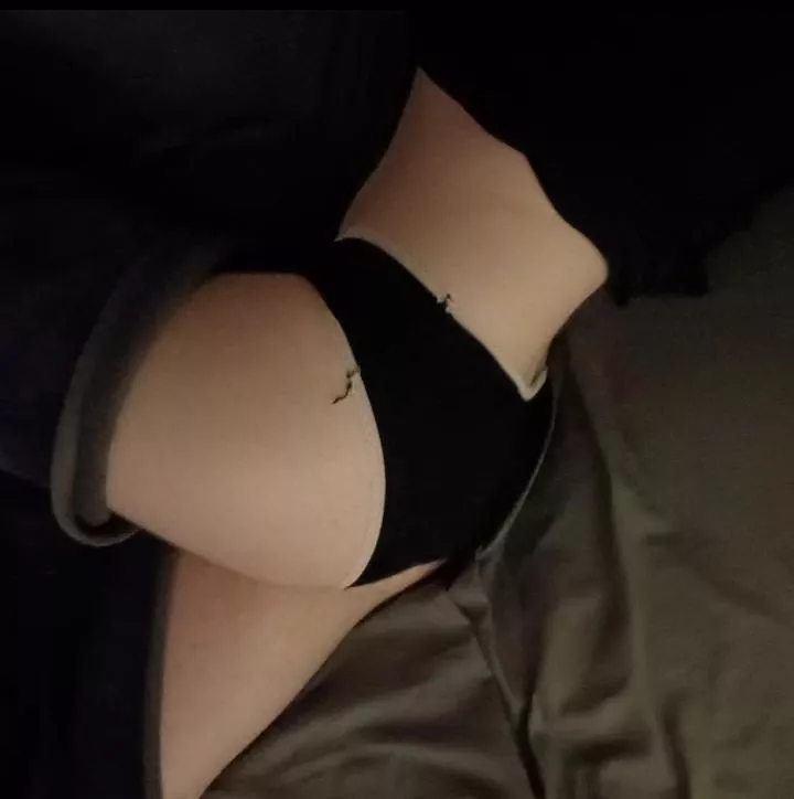 new young femboy, first time posting, I hope you like <3