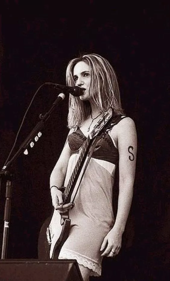 Nina Gordon, guitarist, Veruca Salt