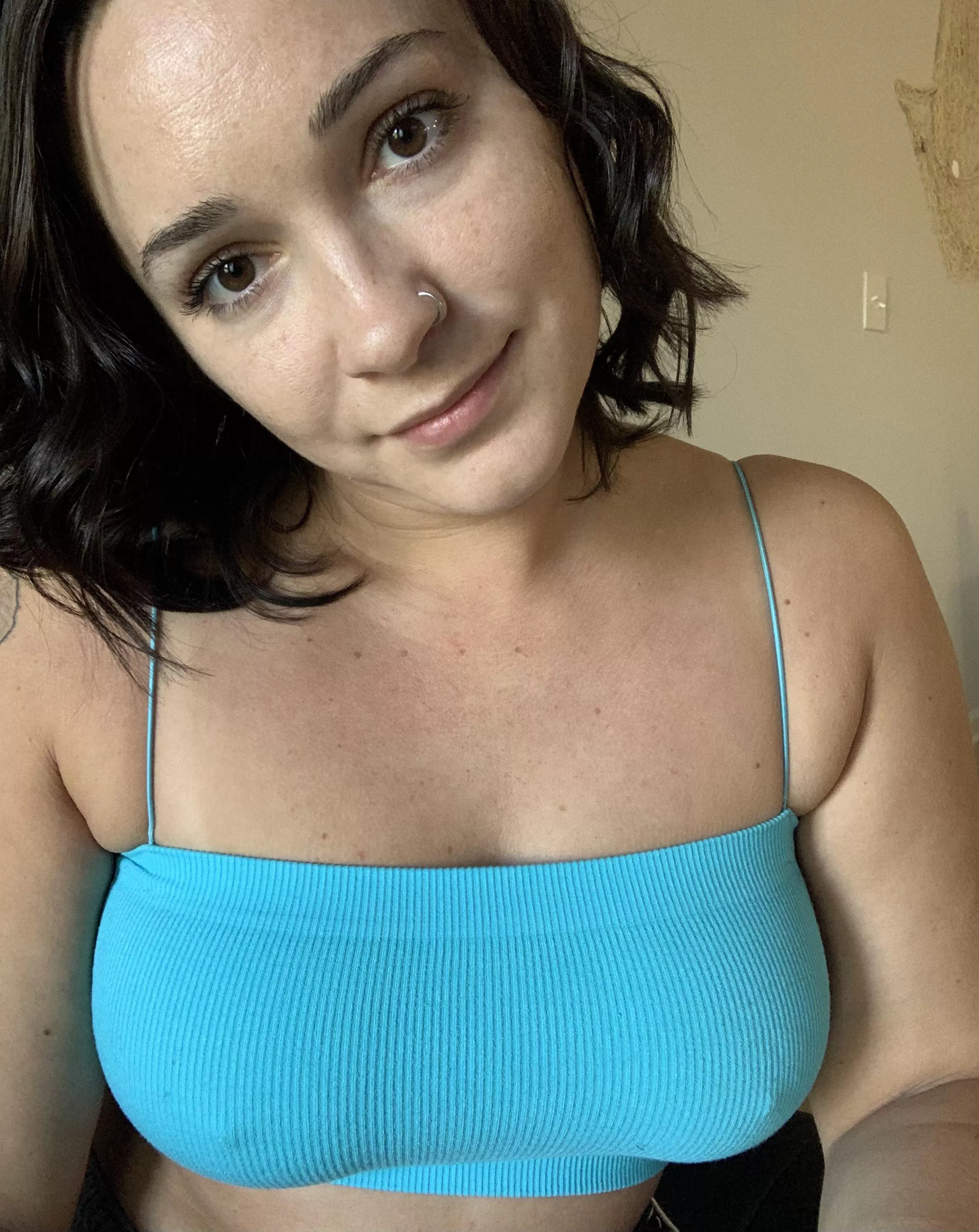 No bra & natural beauty for me [27F]