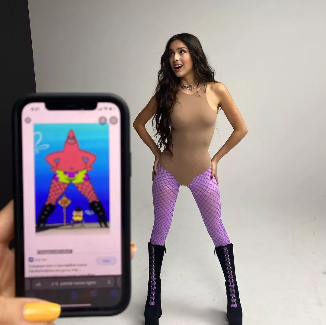 No this is Olivia Rodrigo & she looks so fuckable