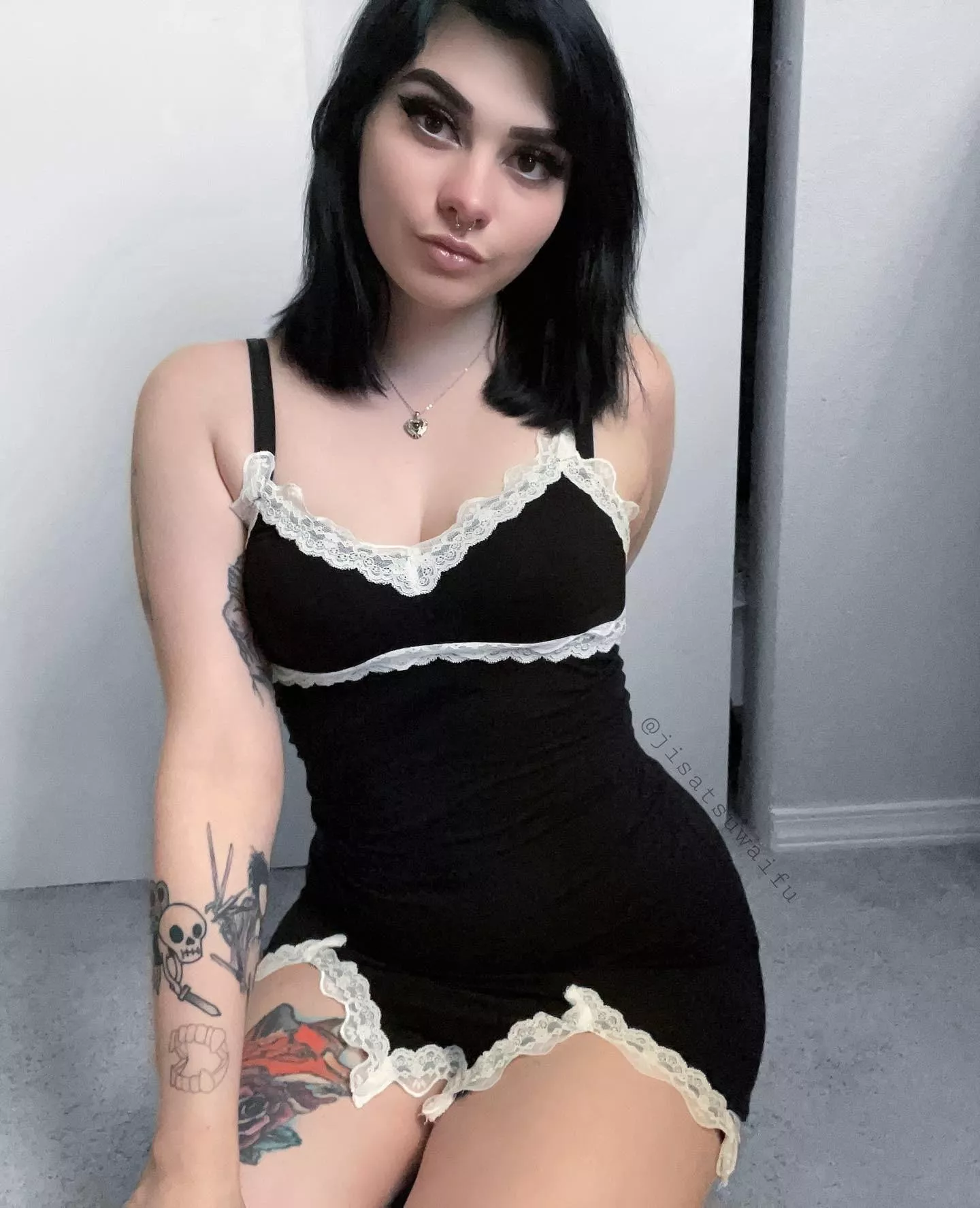 Not lewd, just liked my new dress 🖤