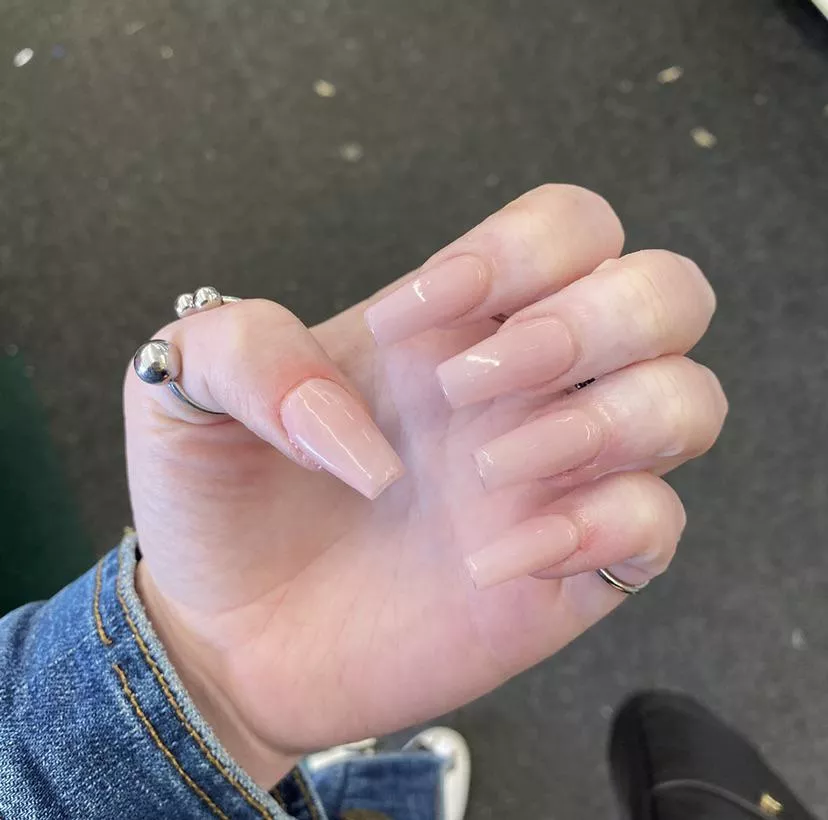 Nude nails look good on nude skin