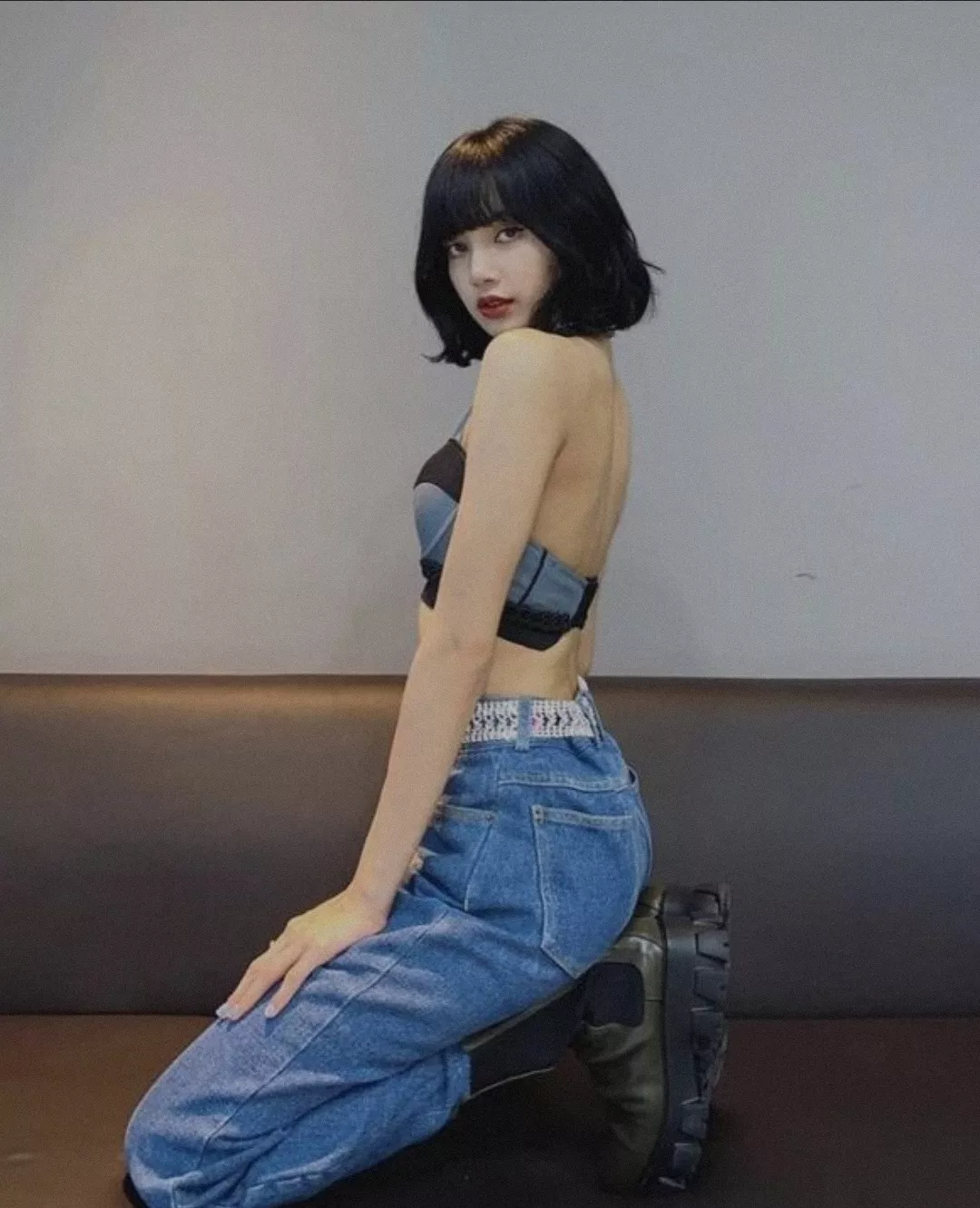 obsessed with Lisa's sexy tight body