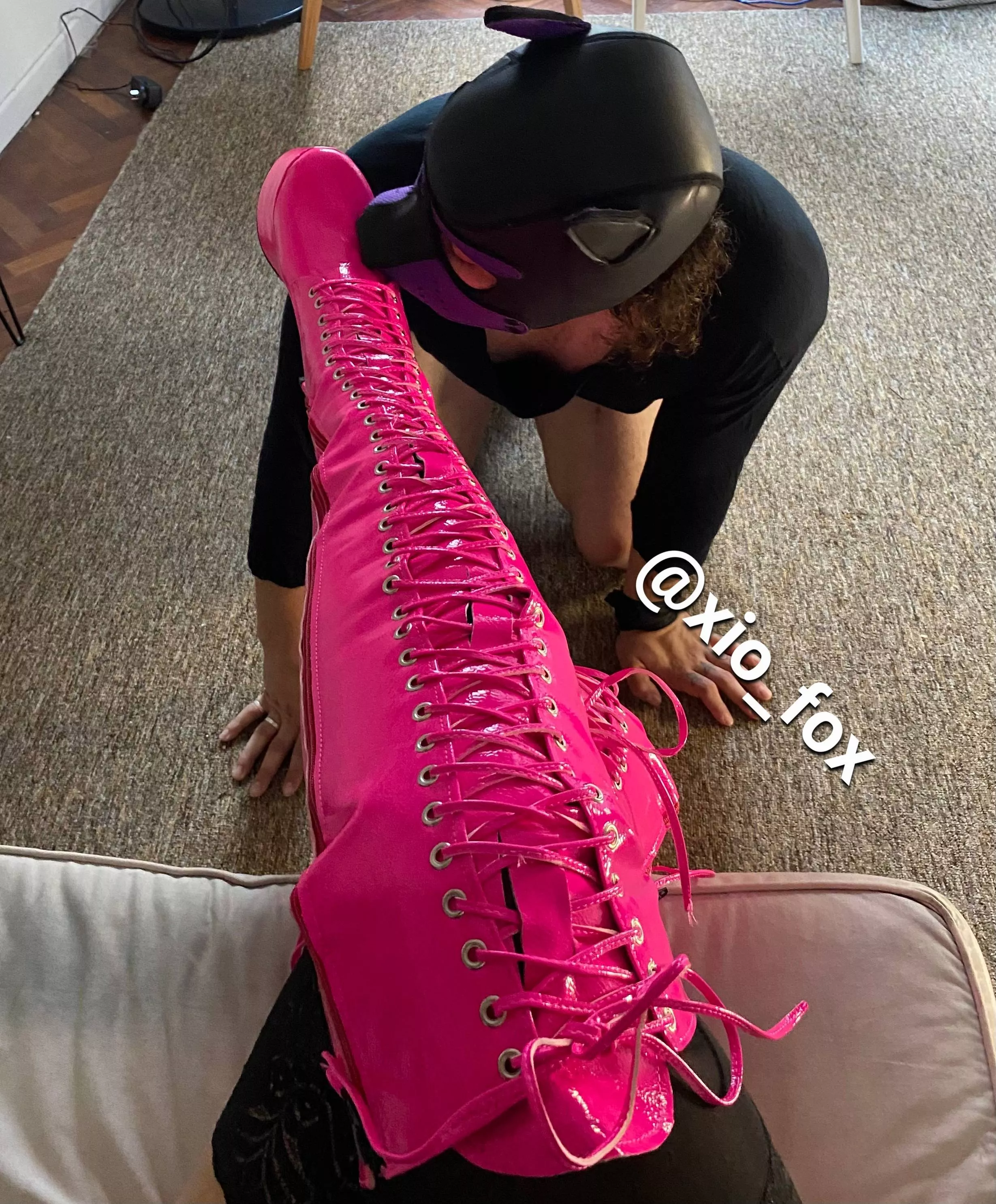 [OC] Got me a new puppy to worship my boots. My boots are new too BTW, present from a boot worshiper slave â¤ï¸