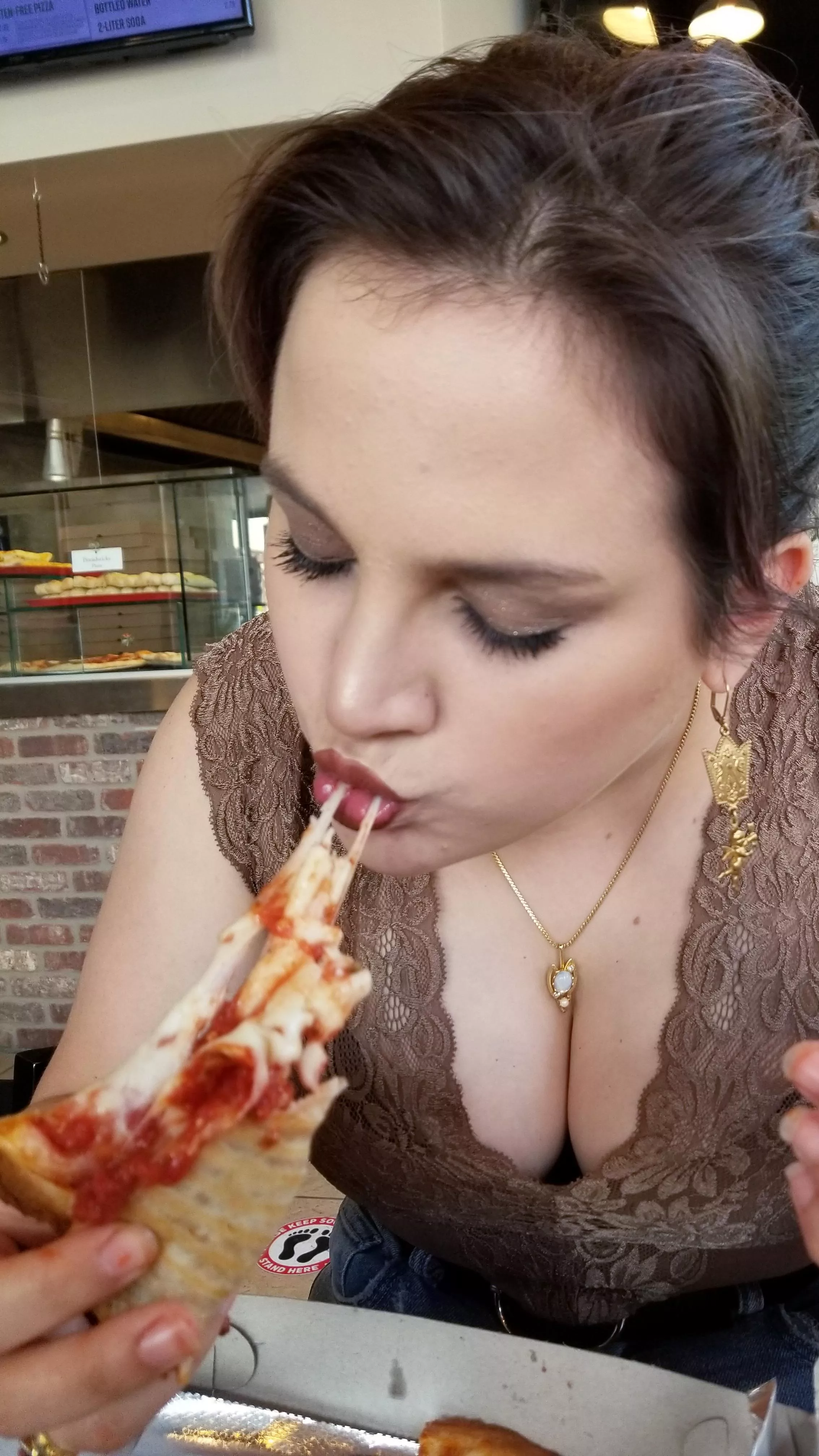 [OC] my [F]26 wife LOVES to eat!