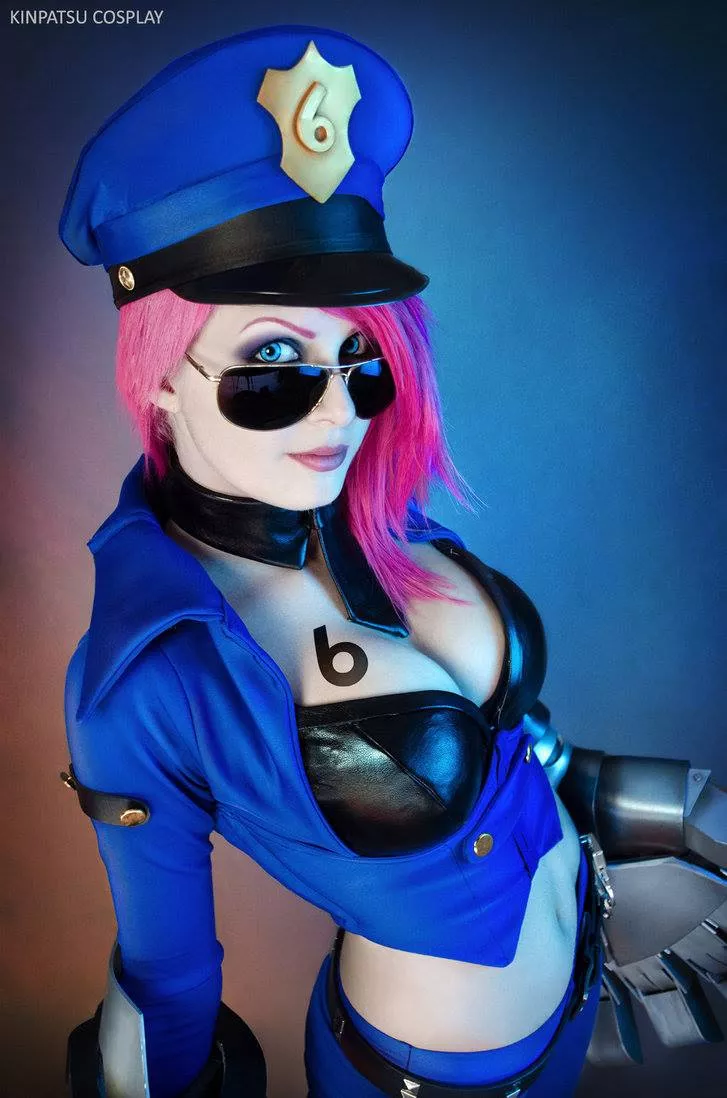 Officer Vi [League of Legends] by Kinpatsu Cosplay