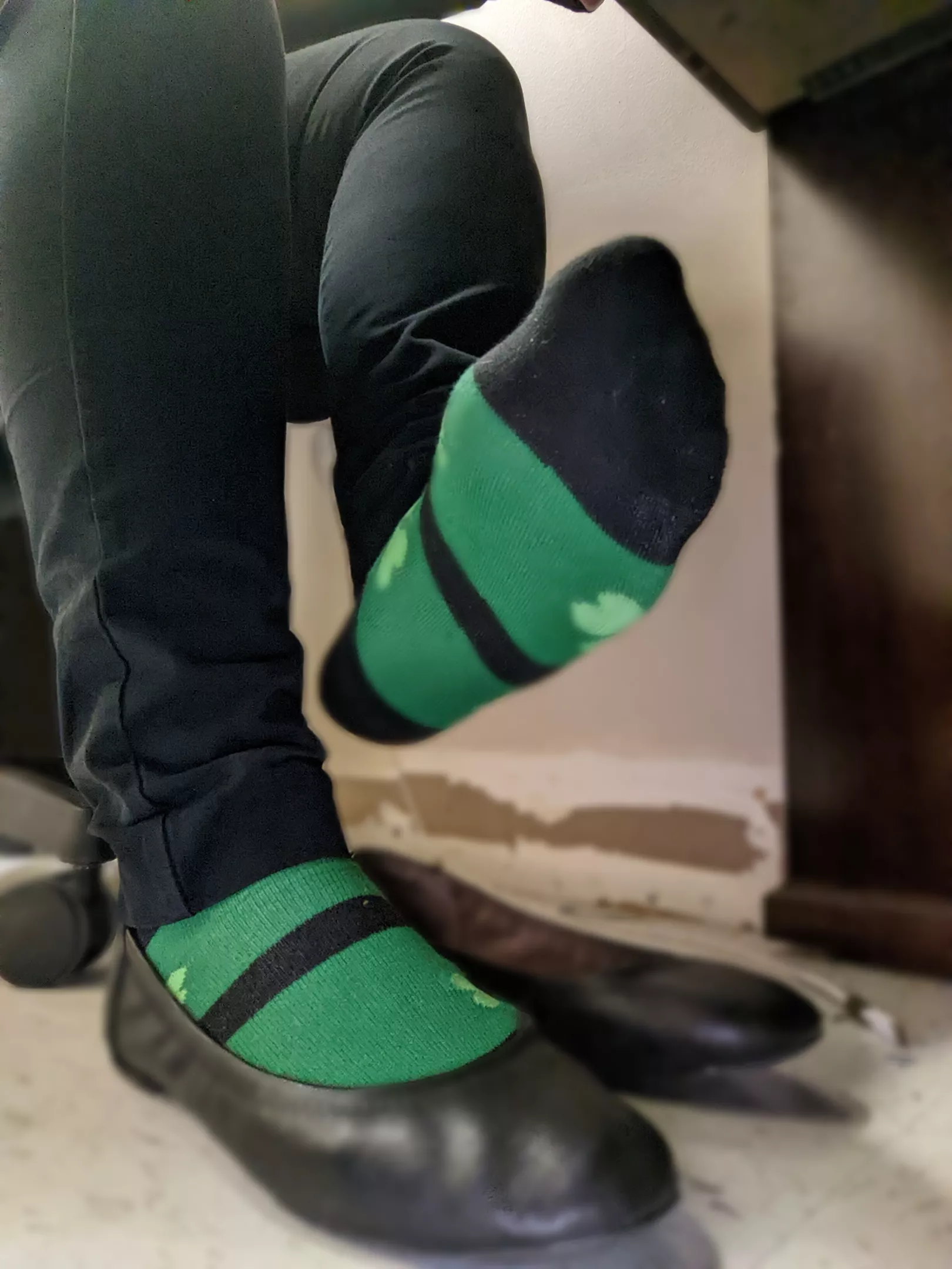 ONLY ONE PAIR LEFT🍀Get LUCKY with my shamrock socks🍀 $17 plus shipping. [Selling] DM or KIK M3GNIFIC3NT