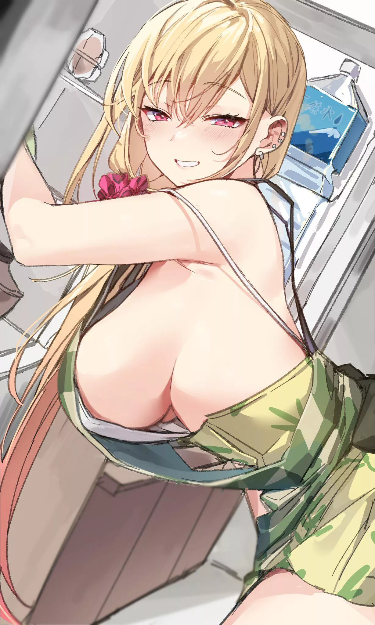 Oppai hanging [My Dress-Up Darling]