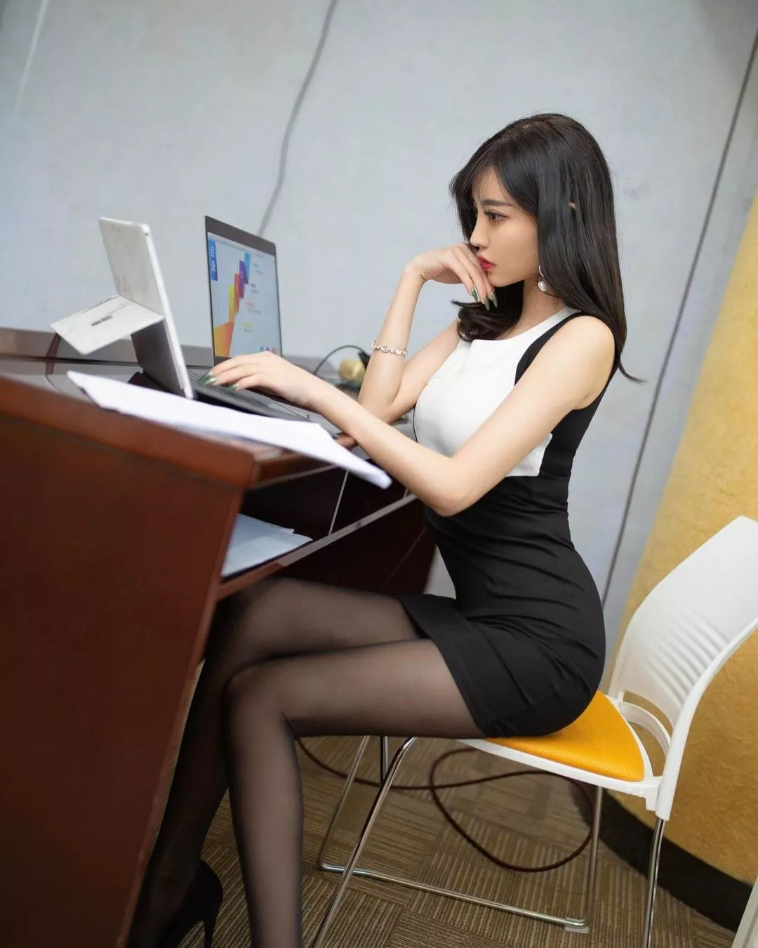 Perfect secretary