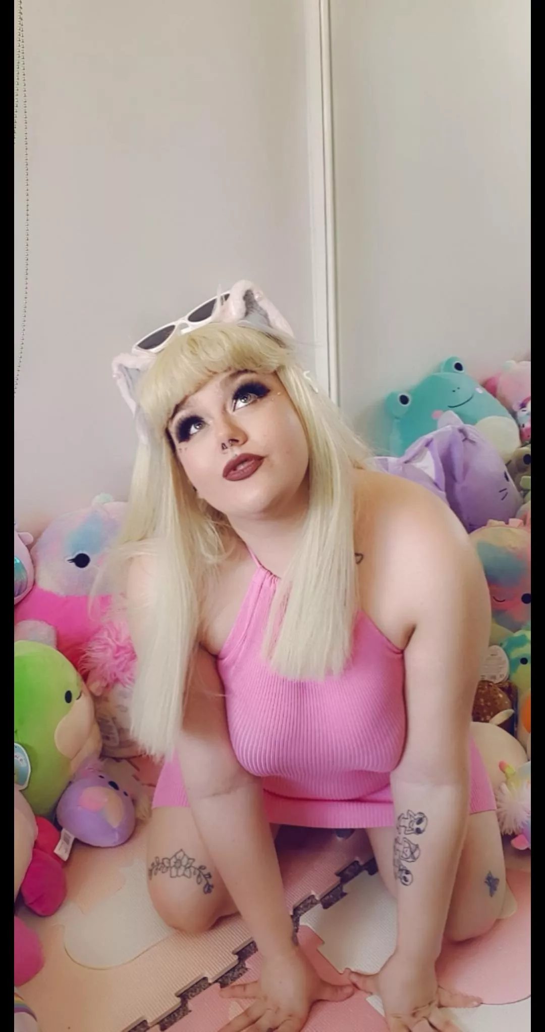 Pink Bimbo Kitten ready to be smothered with affection 🥰💋