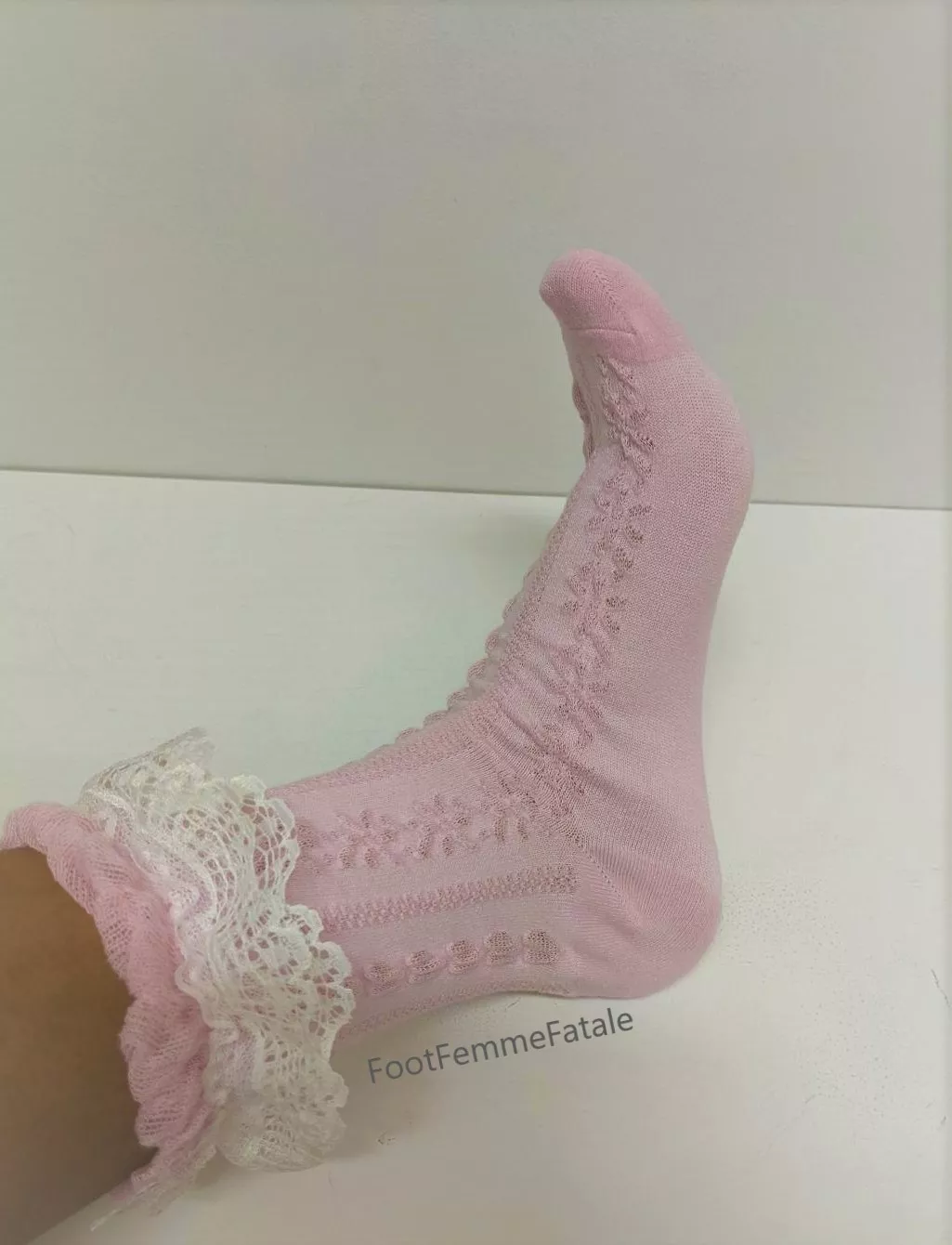 pink frilly socks 💗