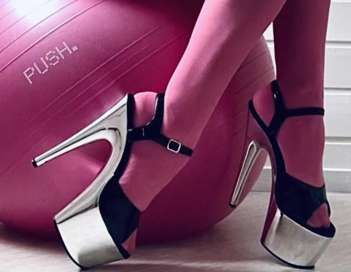 Pink passionðŸ’—Silver heels