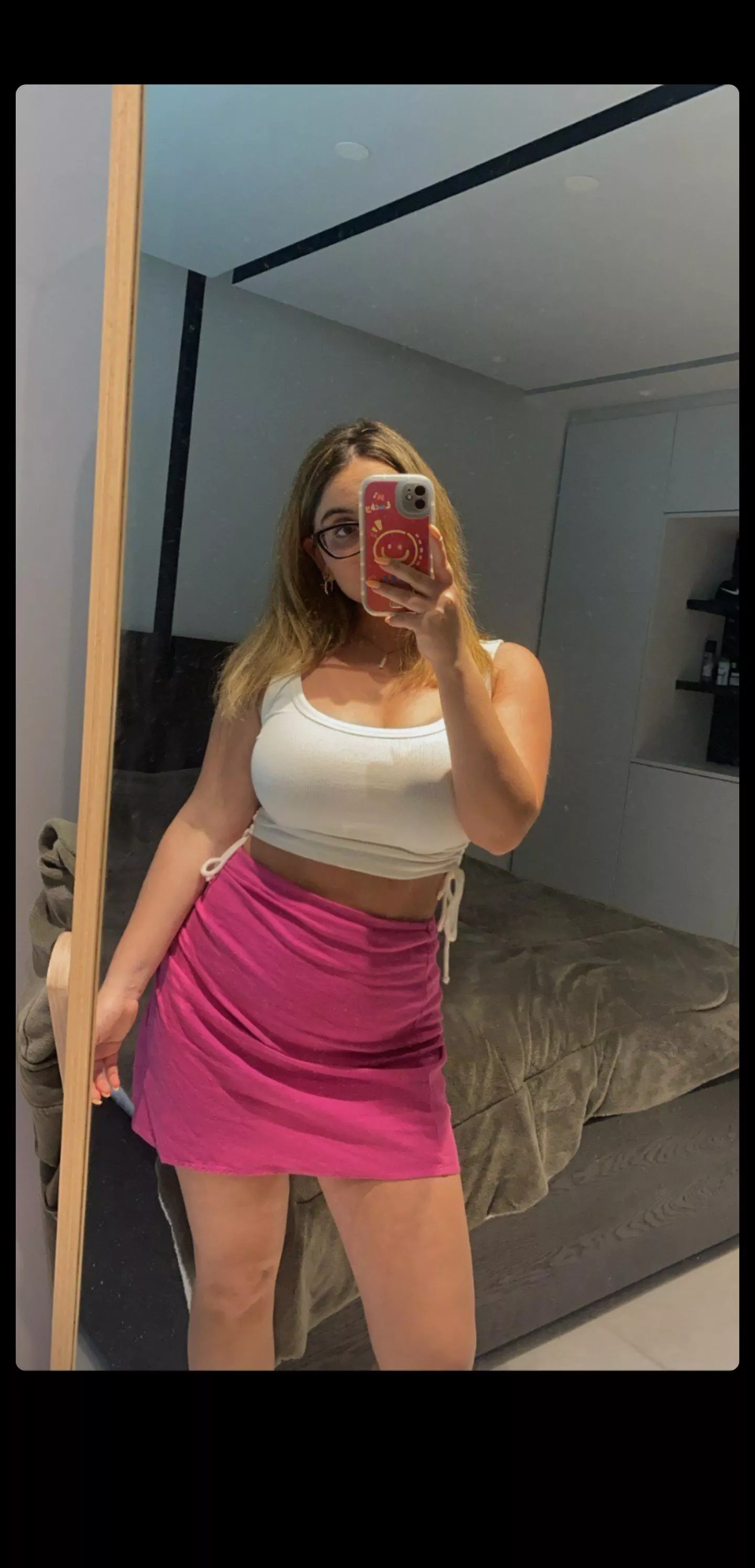 pink skirt