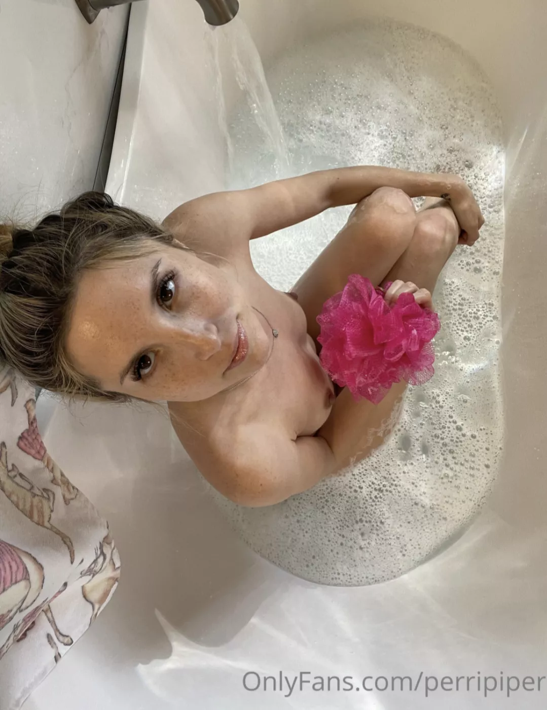 Piper in the bath